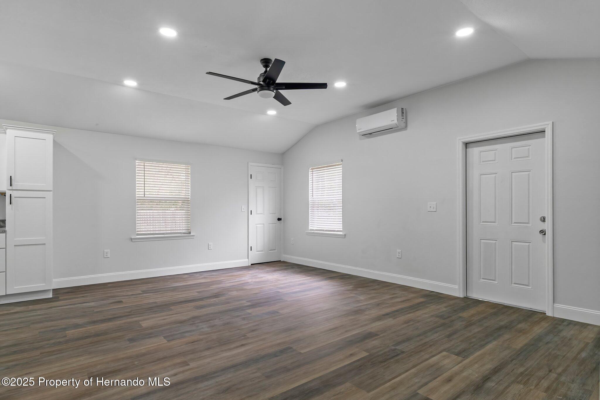 15188 Riverside Lane, Nobleton, Florida image 9