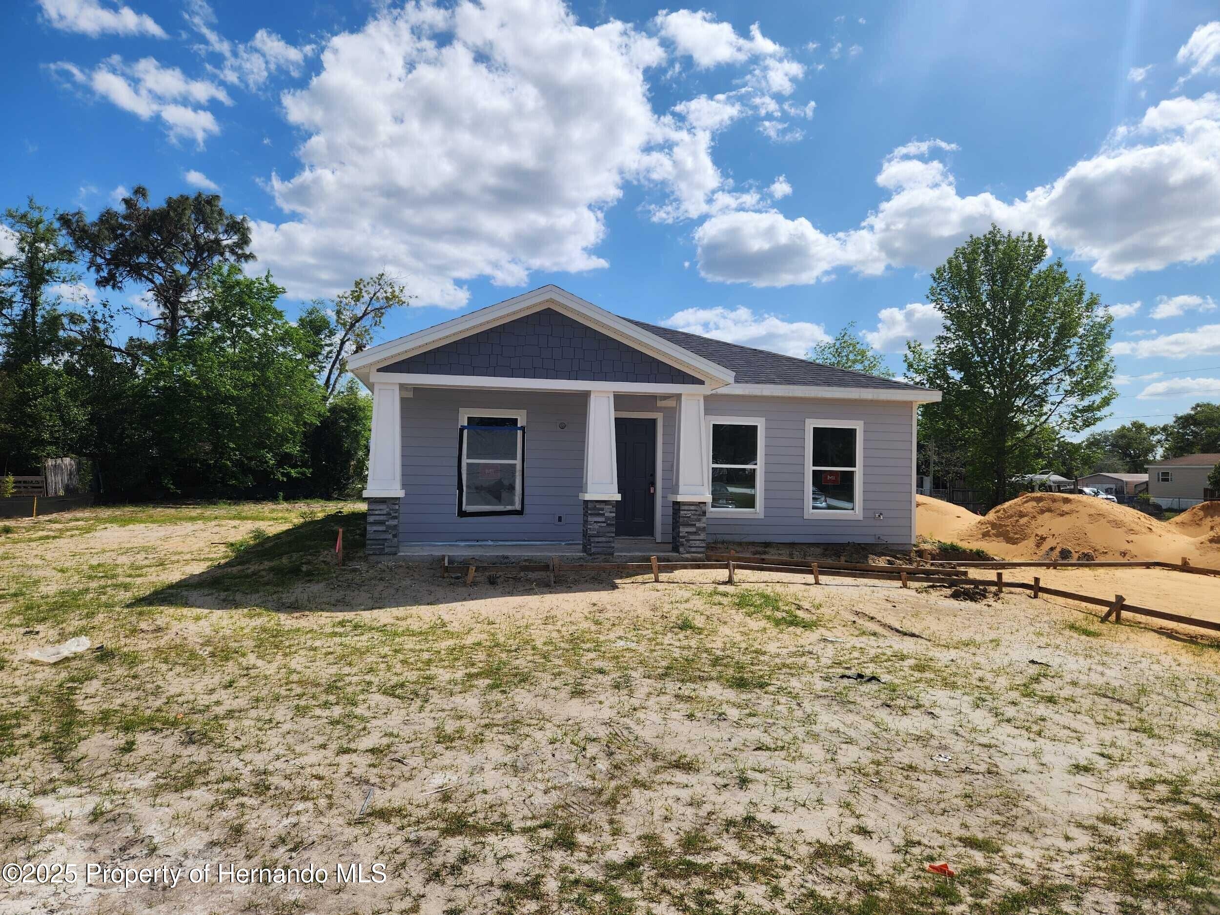 18082 Parakeet Road, Weeki Wachee, Florida image 1