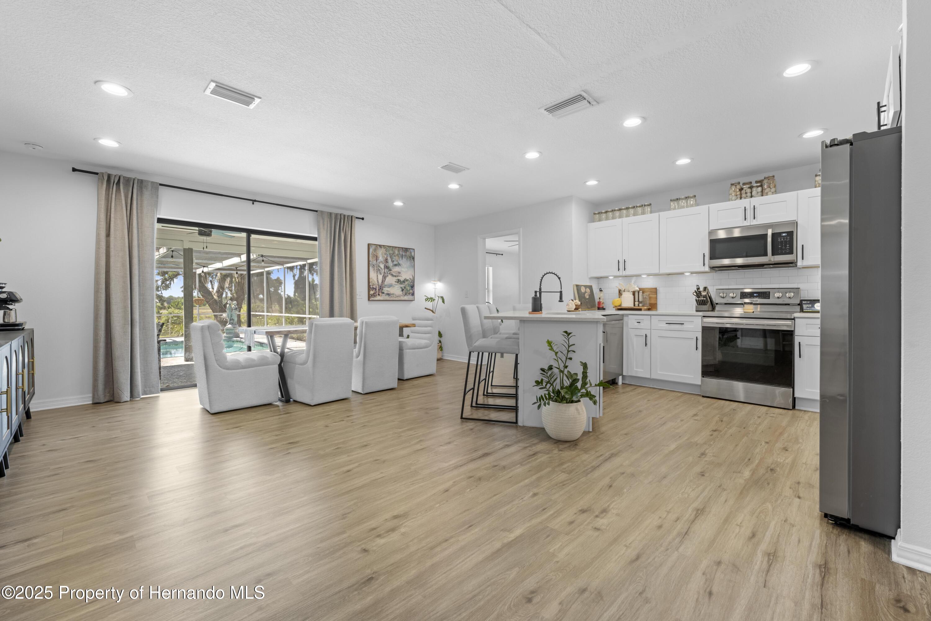 3041 Waterfall Drive, Spring Hill, Florida image 18