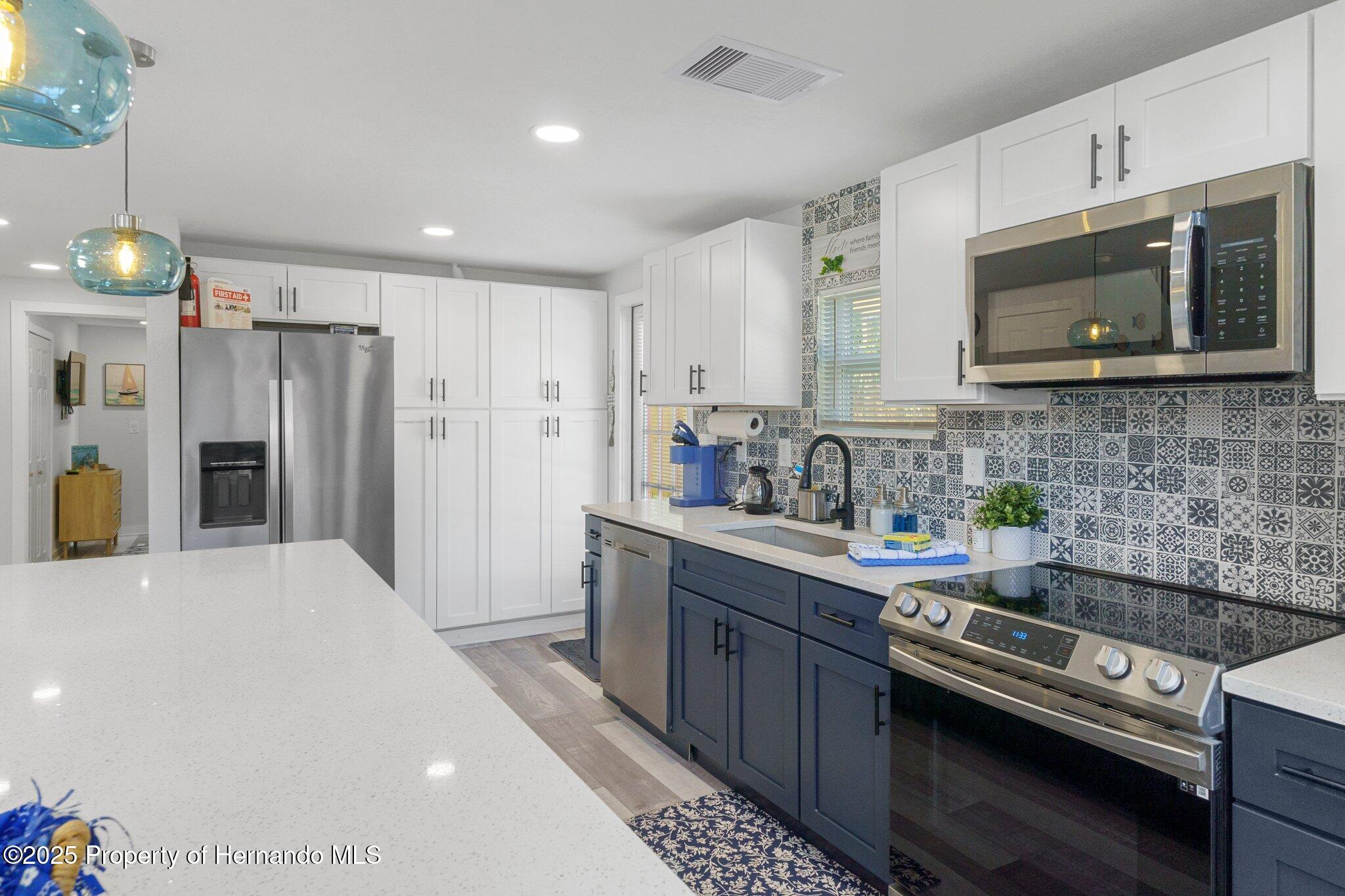 7422 New York Avenue, Hudson, Florida image 17