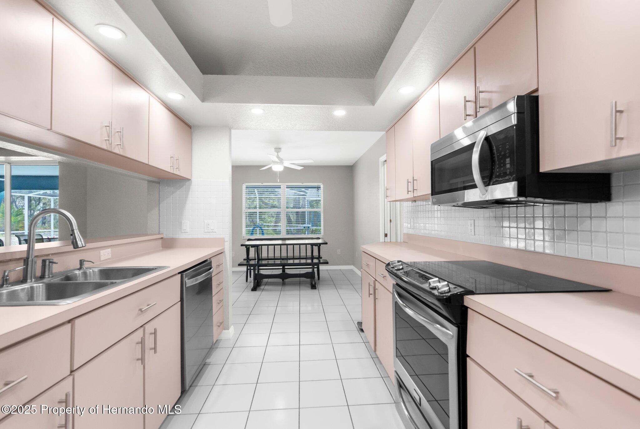 8084 Nightingale Road, Weeki Wachee, Florida image 22
