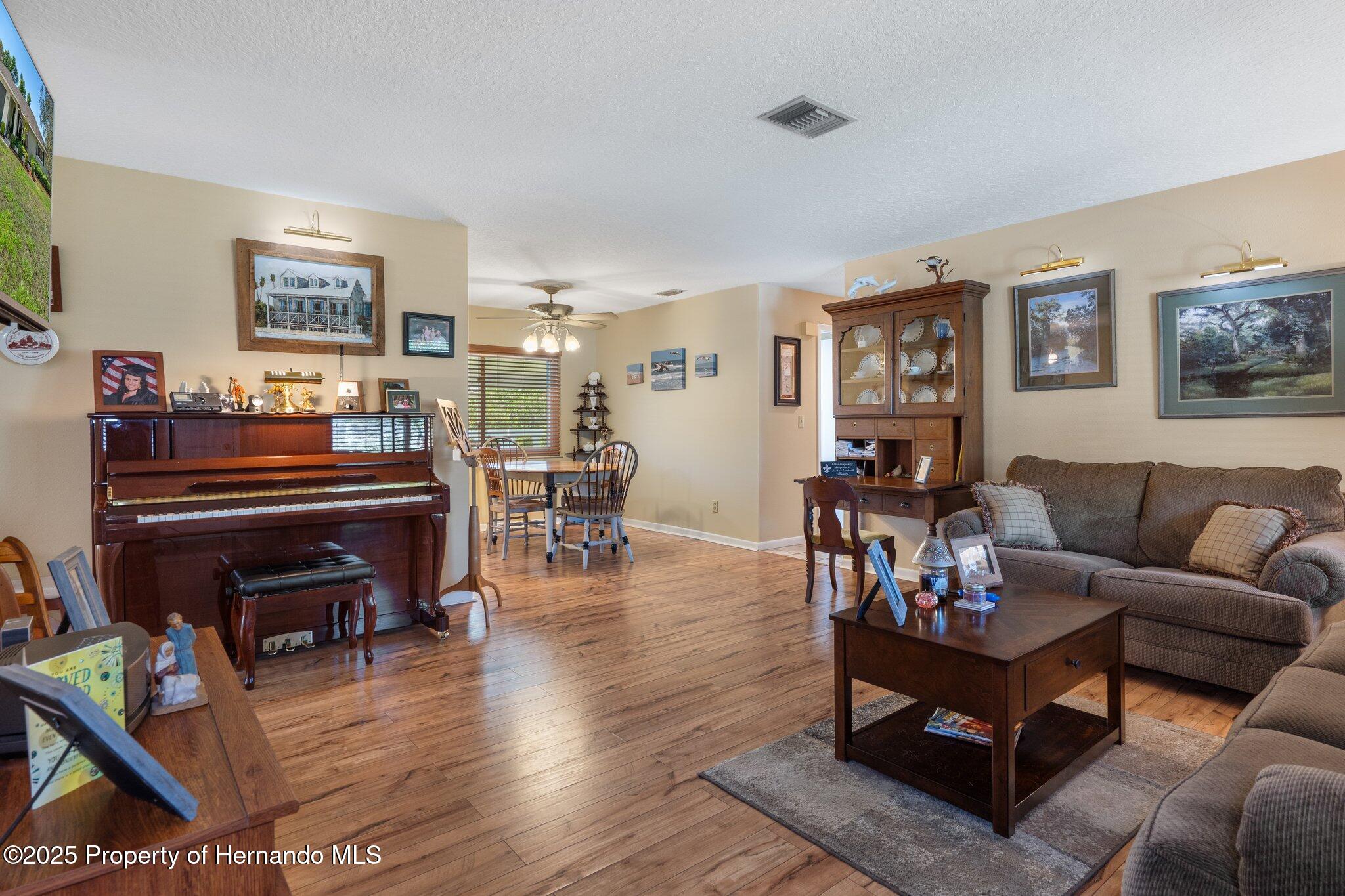 10193 Horizon Drive, Spring Hill, Florida image 7