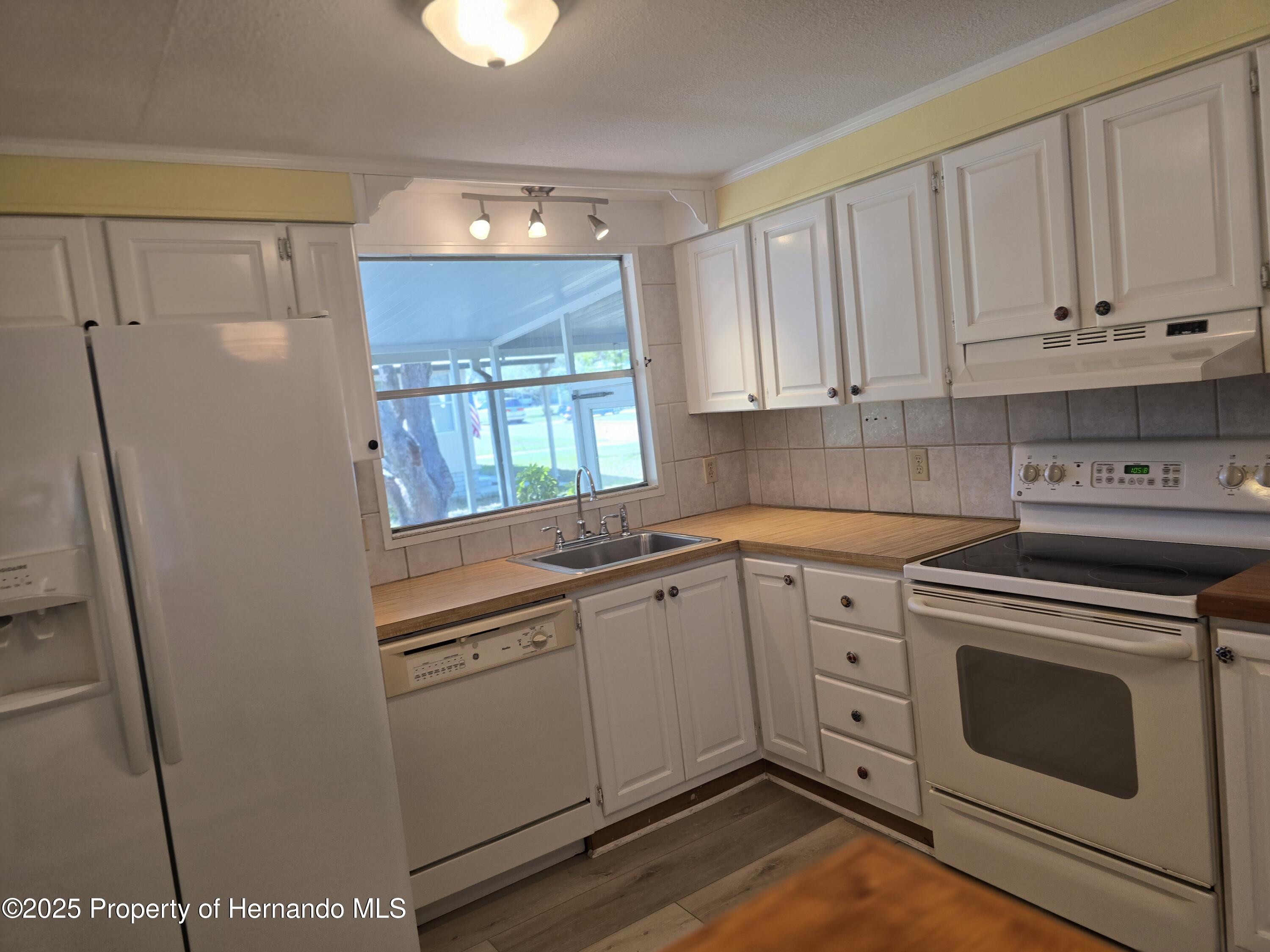 8064 Mission Street, Brooksville, Florida image 9
