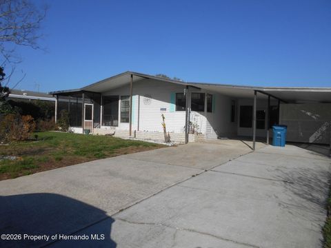 Mobile Home For Sale - 8223 Fortune Hunter Drive<br/> Brooksville, FL 34613