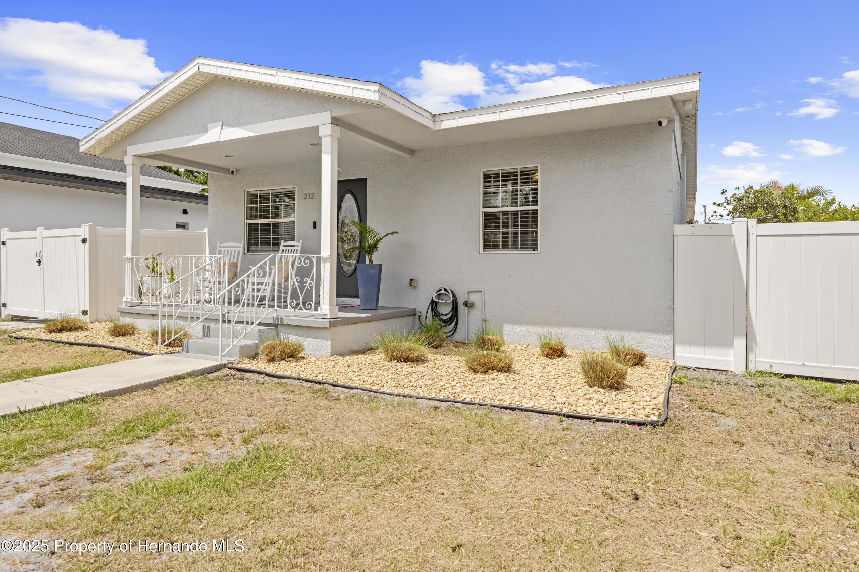 212 N Bradford Avenue, Tampa, Florida image 2