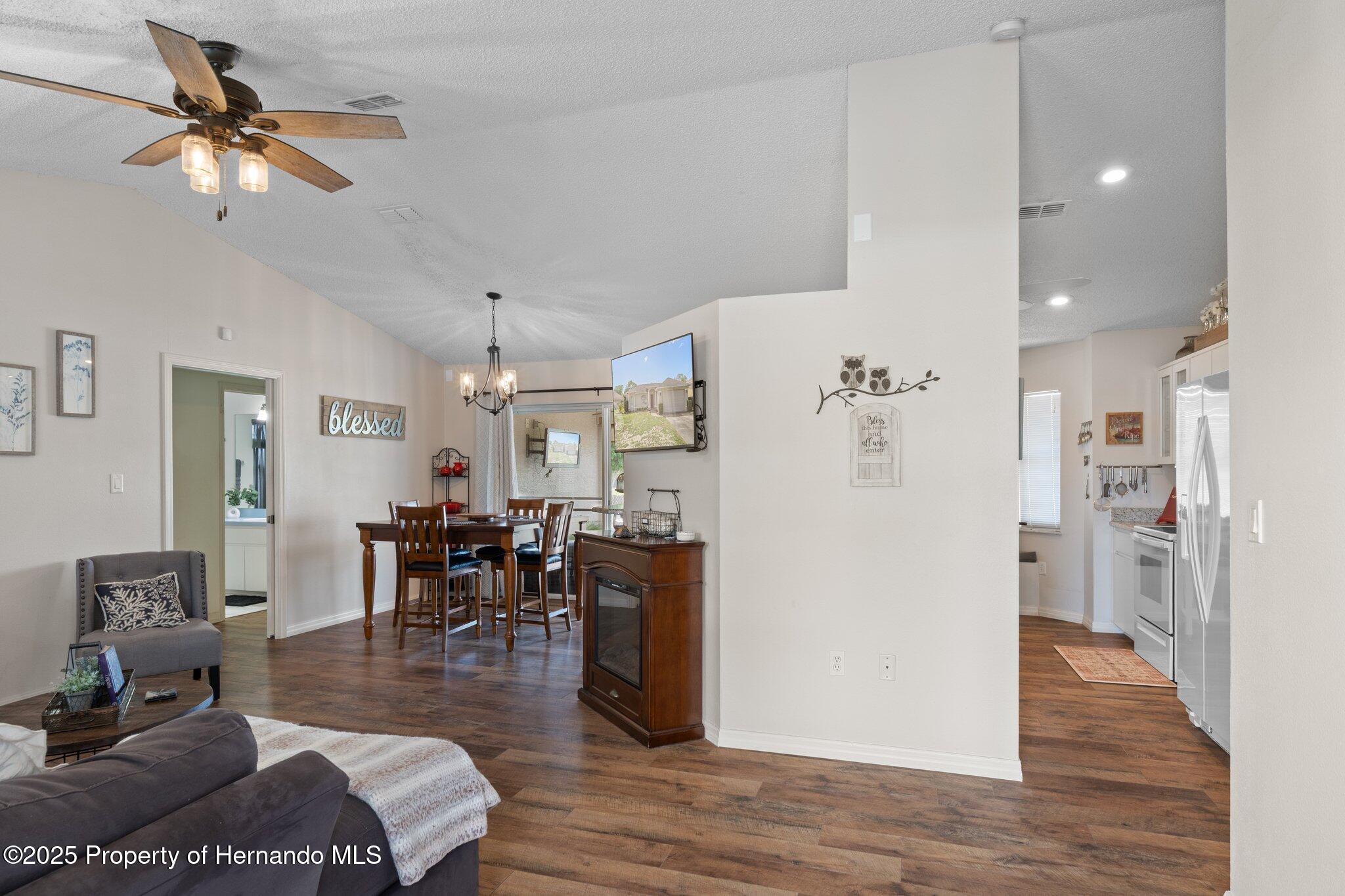3345 Carmen Avenue, Spring Hill, Florida image 9