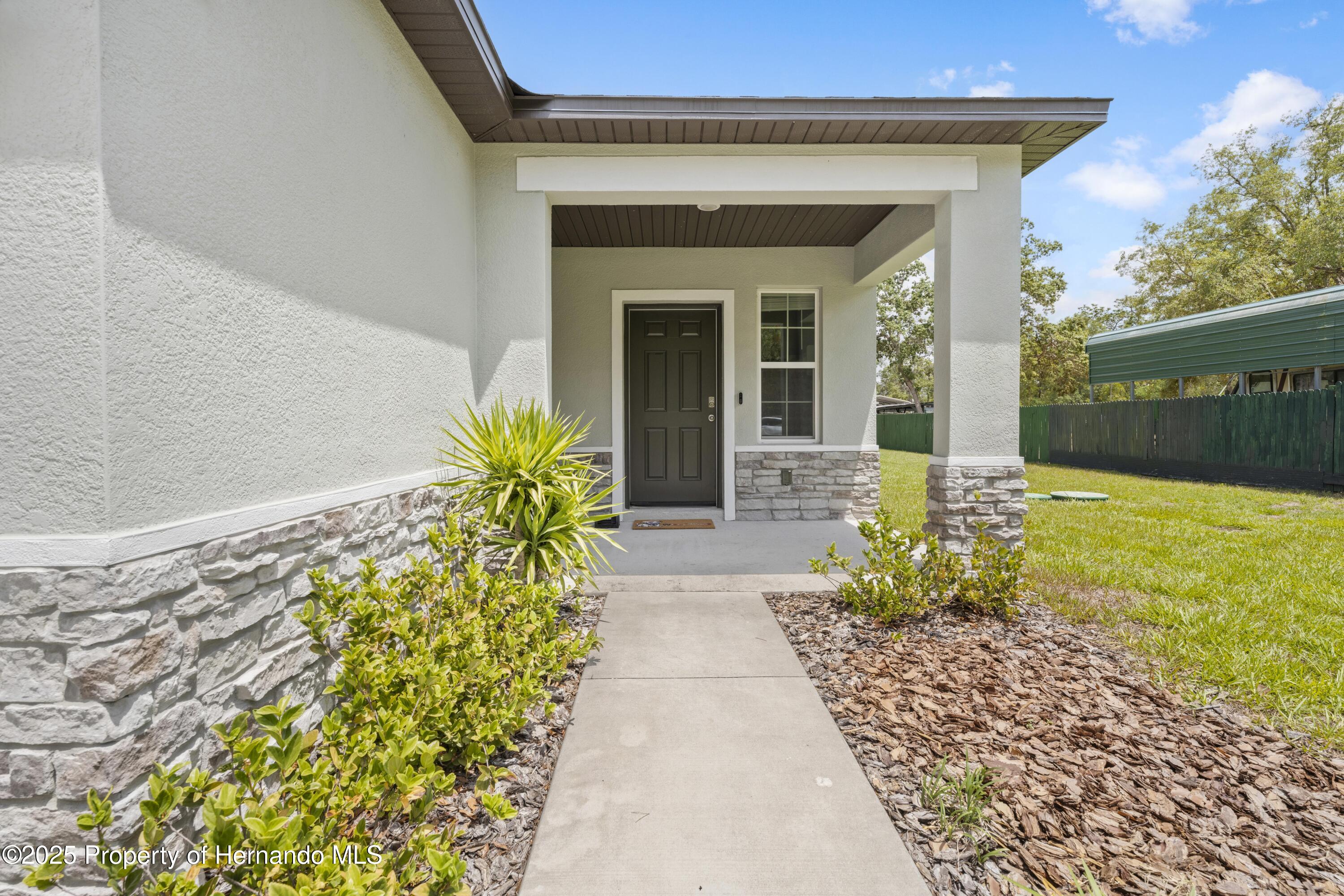 15062 Hummingbird Road, Weeki Wachee, Florida image 8