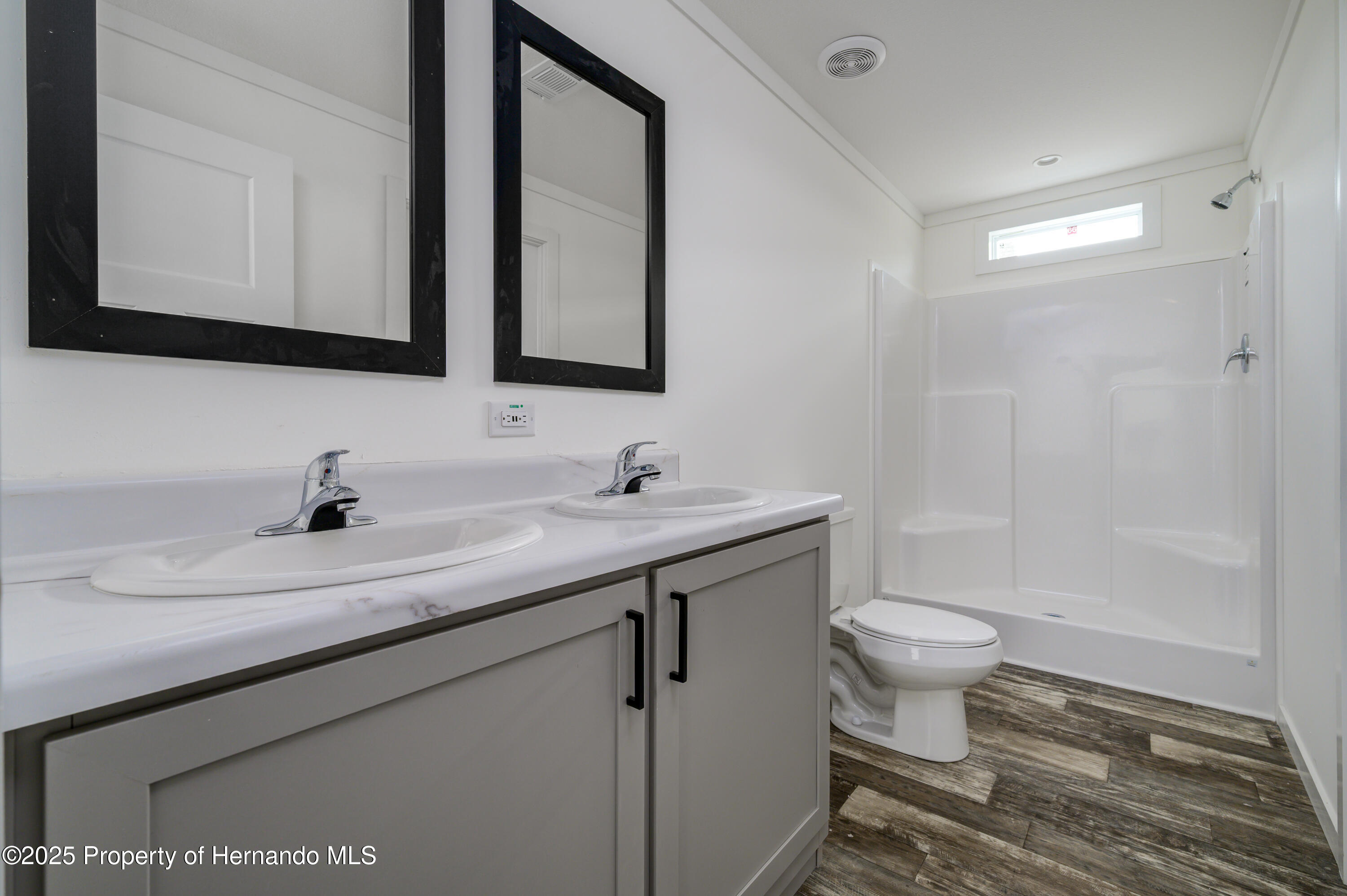 16104 Naples Street, Spring Hill, Florida image 8