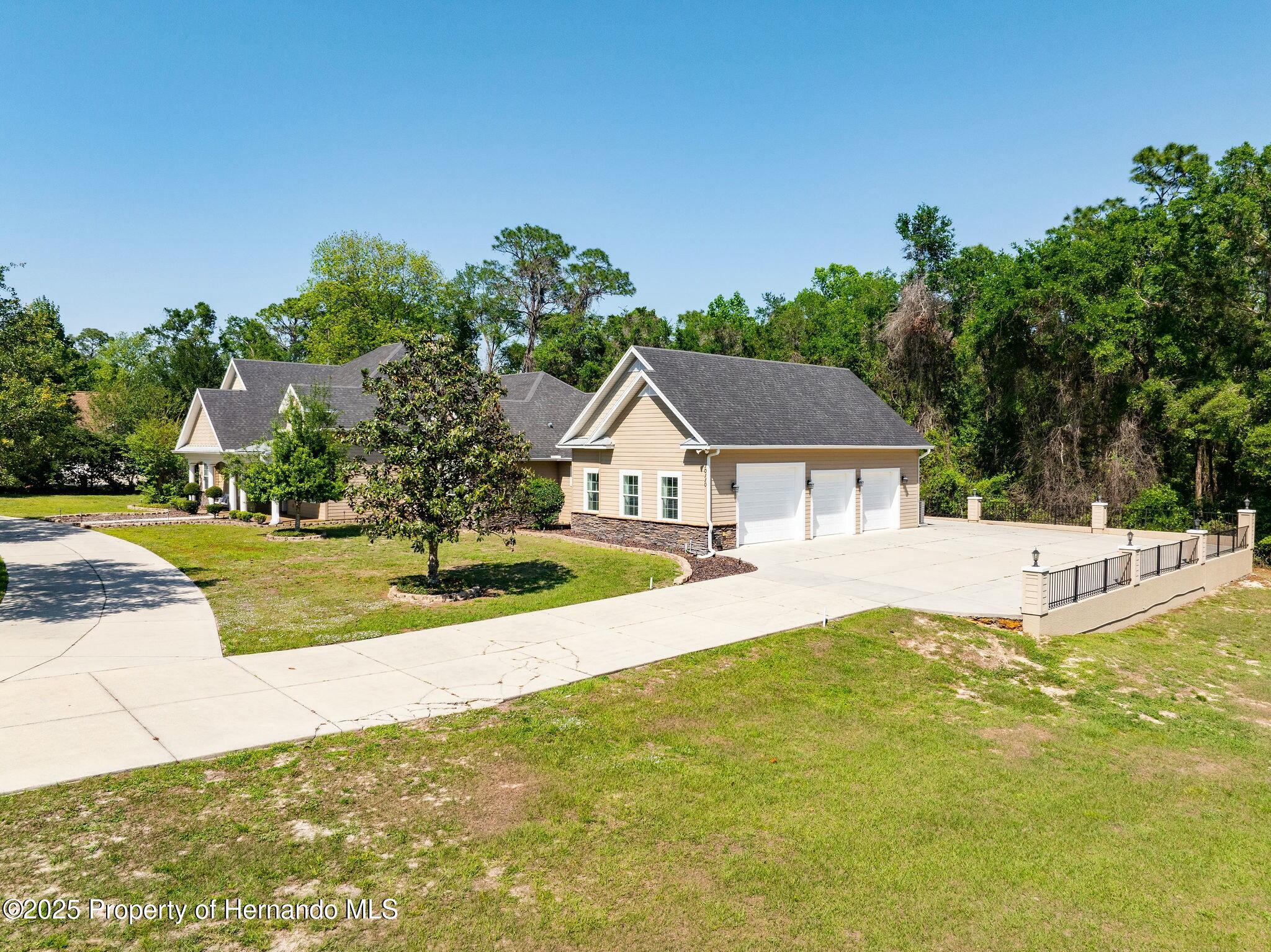 10110 Weeks Drive, Brooksville, Florida image 43