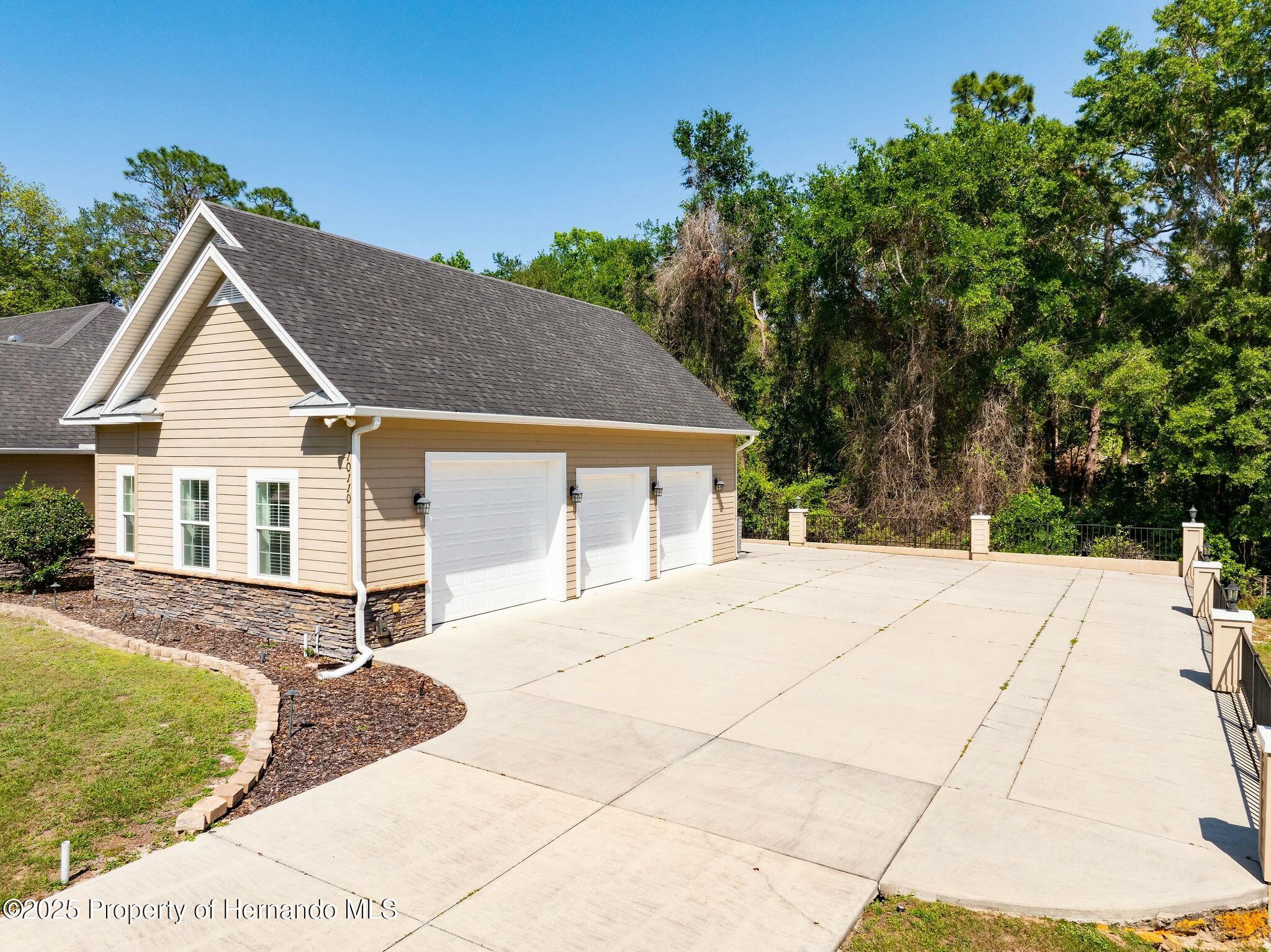 10110 Weeks Drive, Brooksville, Florida image 42