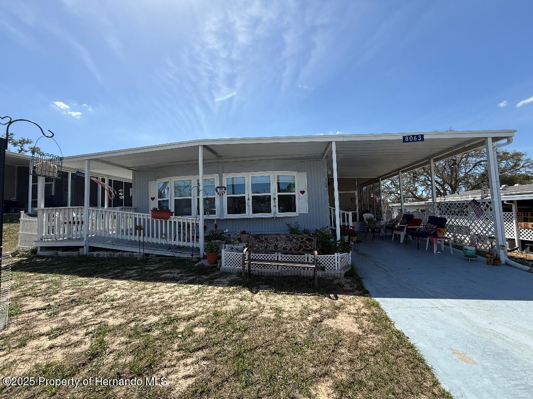 8063 Eastern Circle Drive, Brooksville, Florida image 1