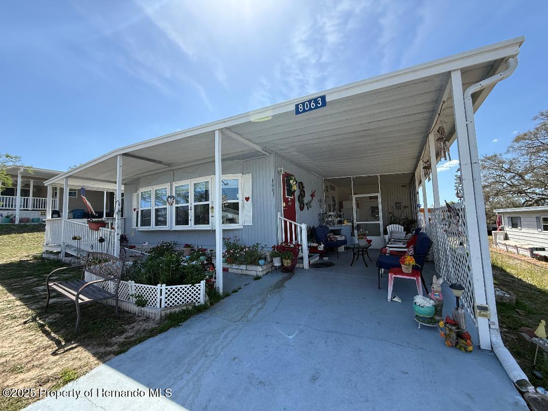8063 Eastern Circle Drive, Brooksville, Florida image 3
