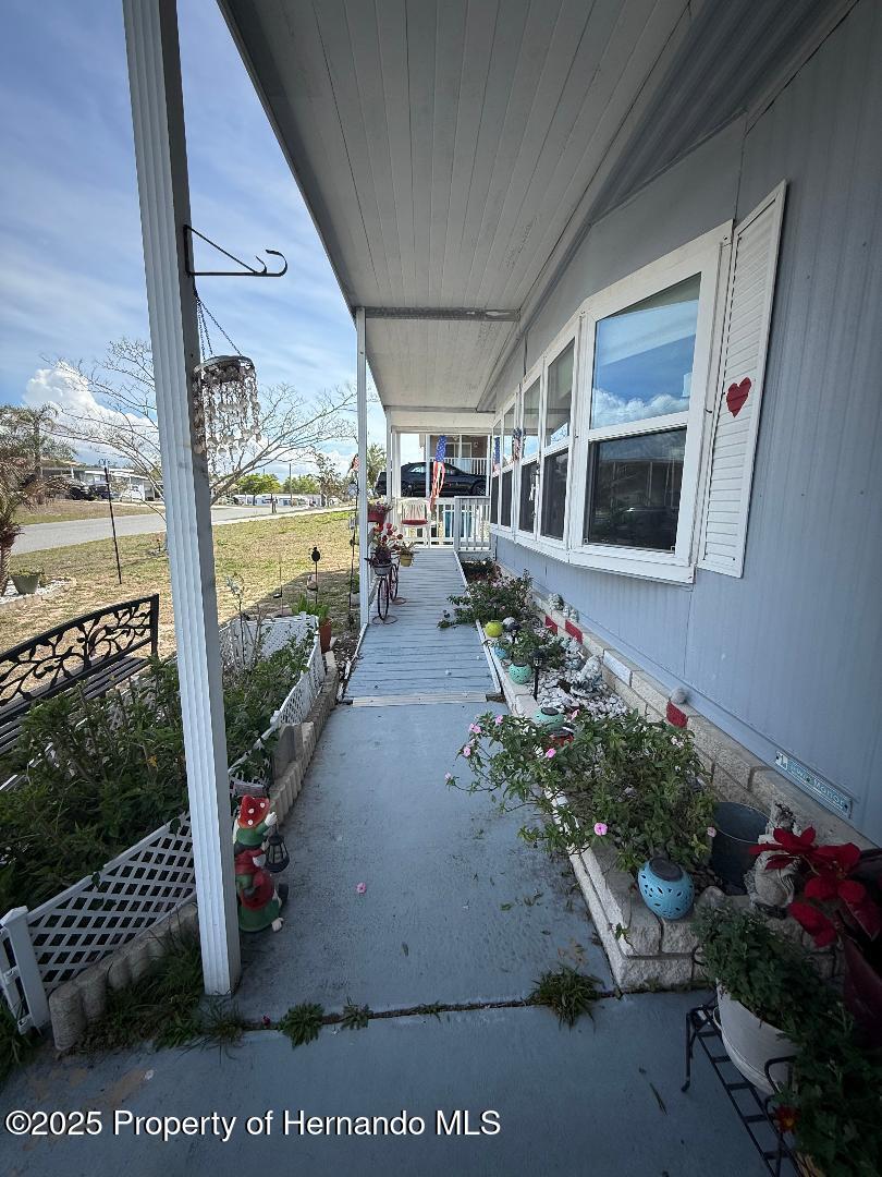 8063 Eastern Circle Drive, Brooksville, Florida image 45