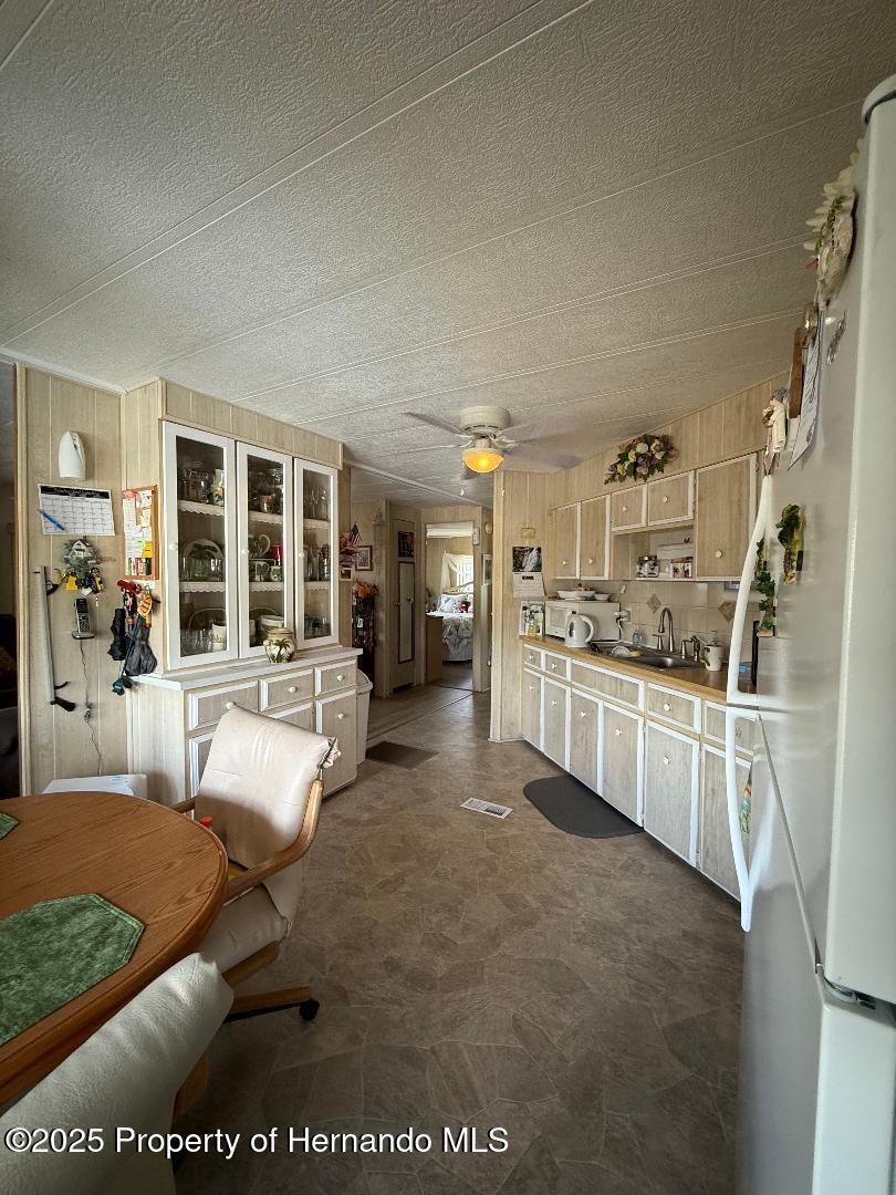 8063 Eastern Circle Drive, Brooksville, Florida image 15