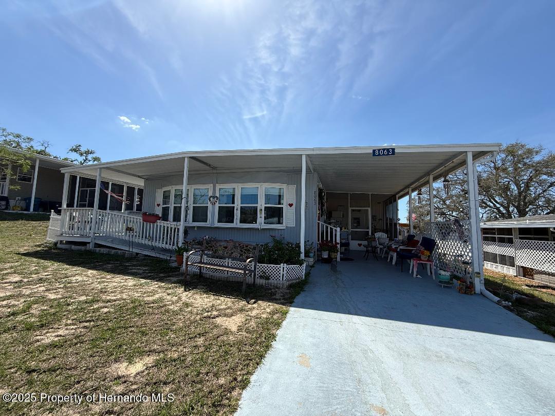 8063 Eastern Circle Drive, Brooksville, Florida image 4