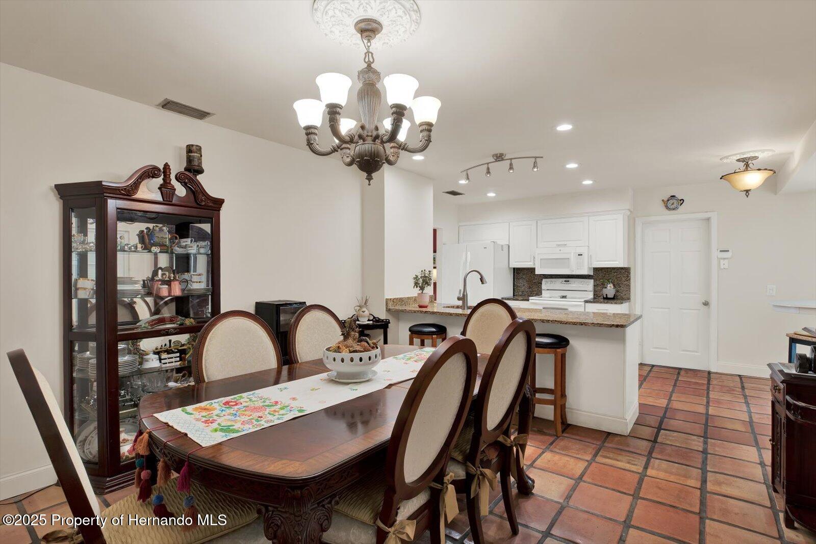 8516 Wooddrift Dr Drive, Tampa, Florida image 12