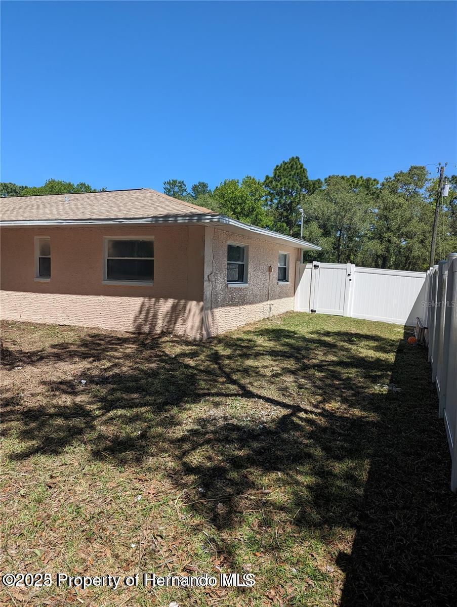 12116 Lamont Drive, Spring Hill, Florida image 8