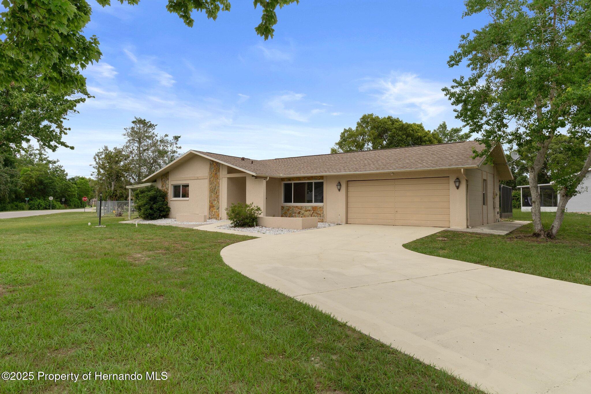 10441 Mayflower Road, Spring Hill, Florida image 6
