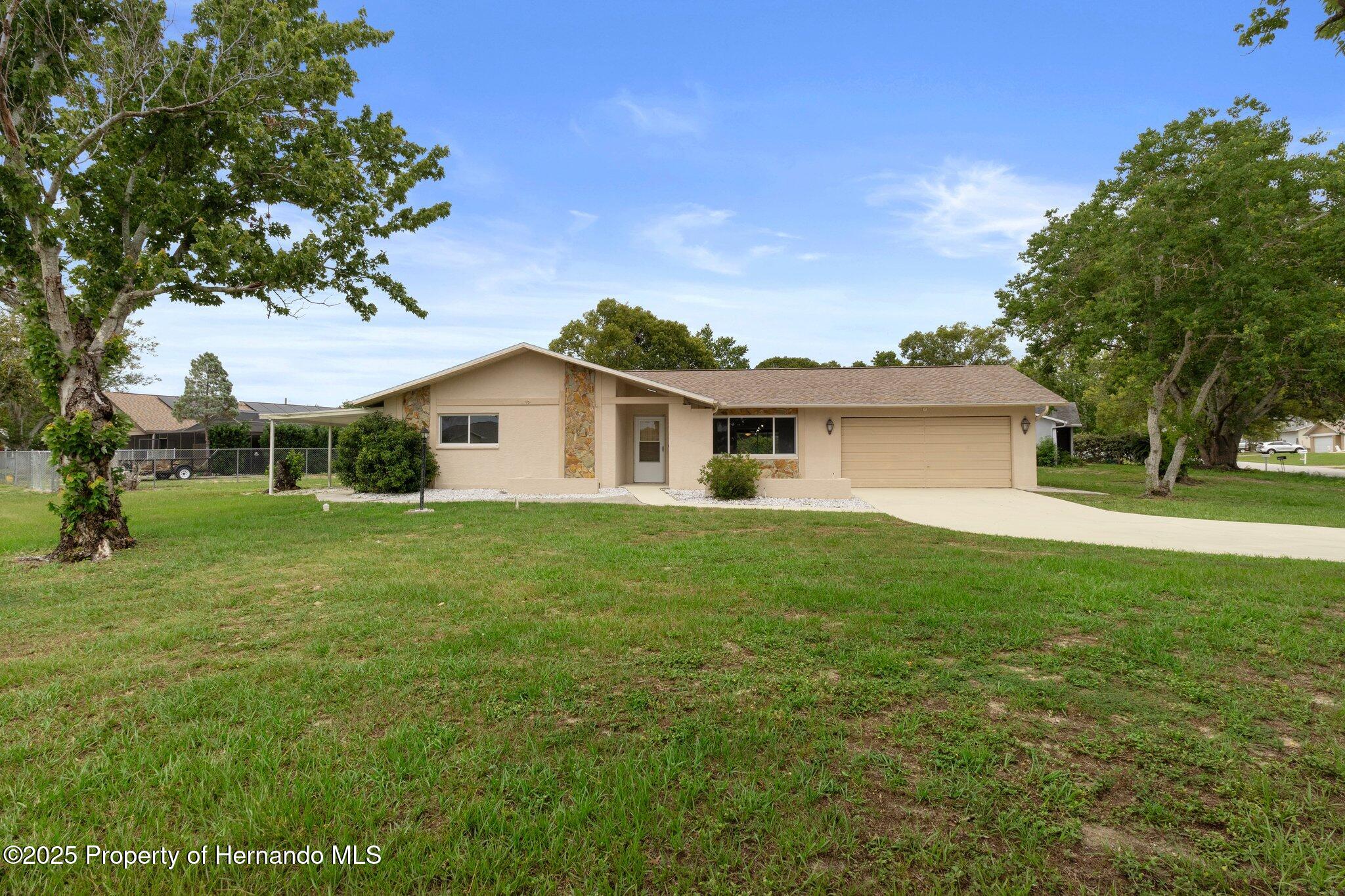 10441 Mayflower Road, Spring Hill, Florida image 4