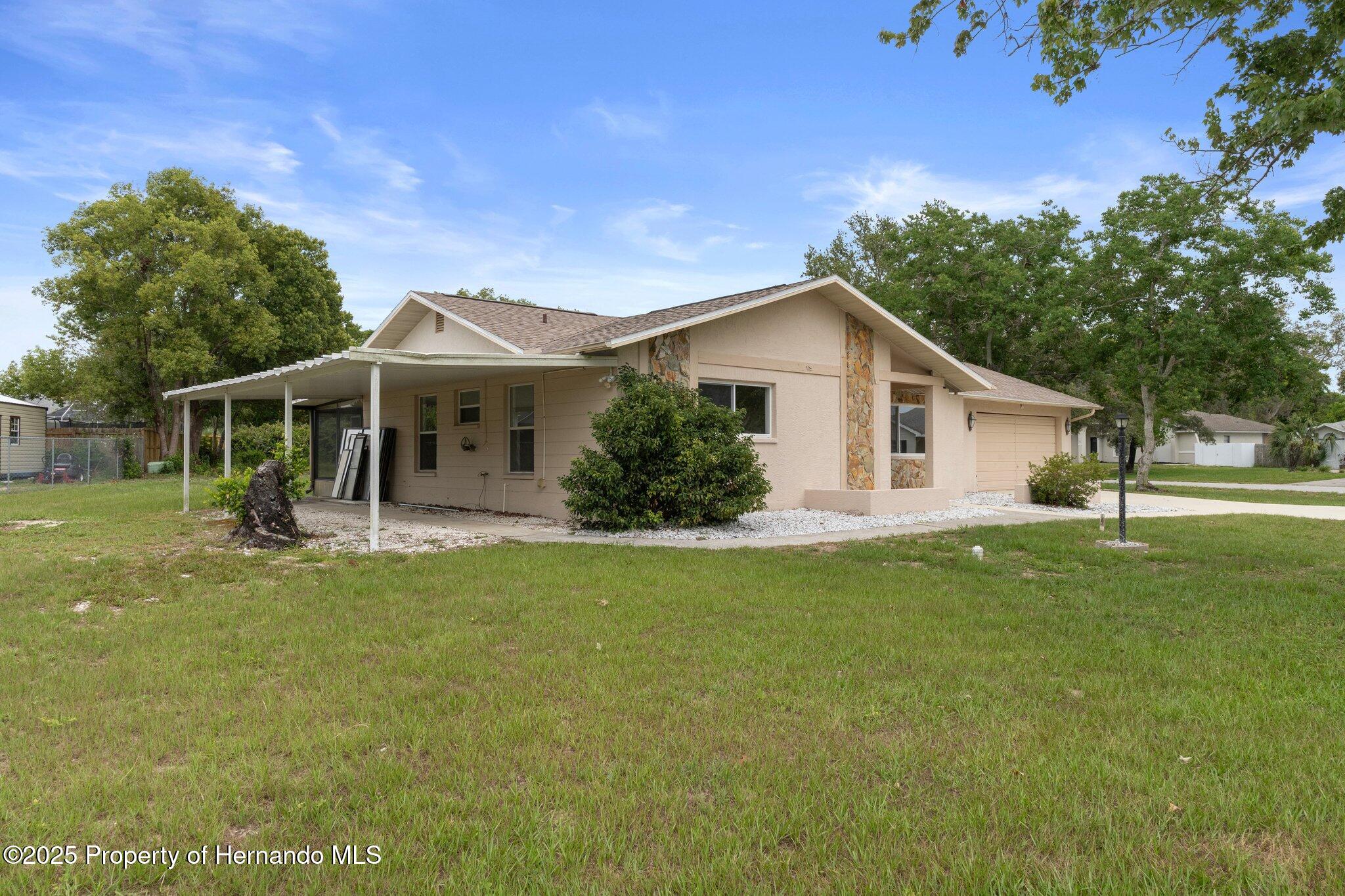 10441 Mayflower Road, Spring Hill, Florida image 7
