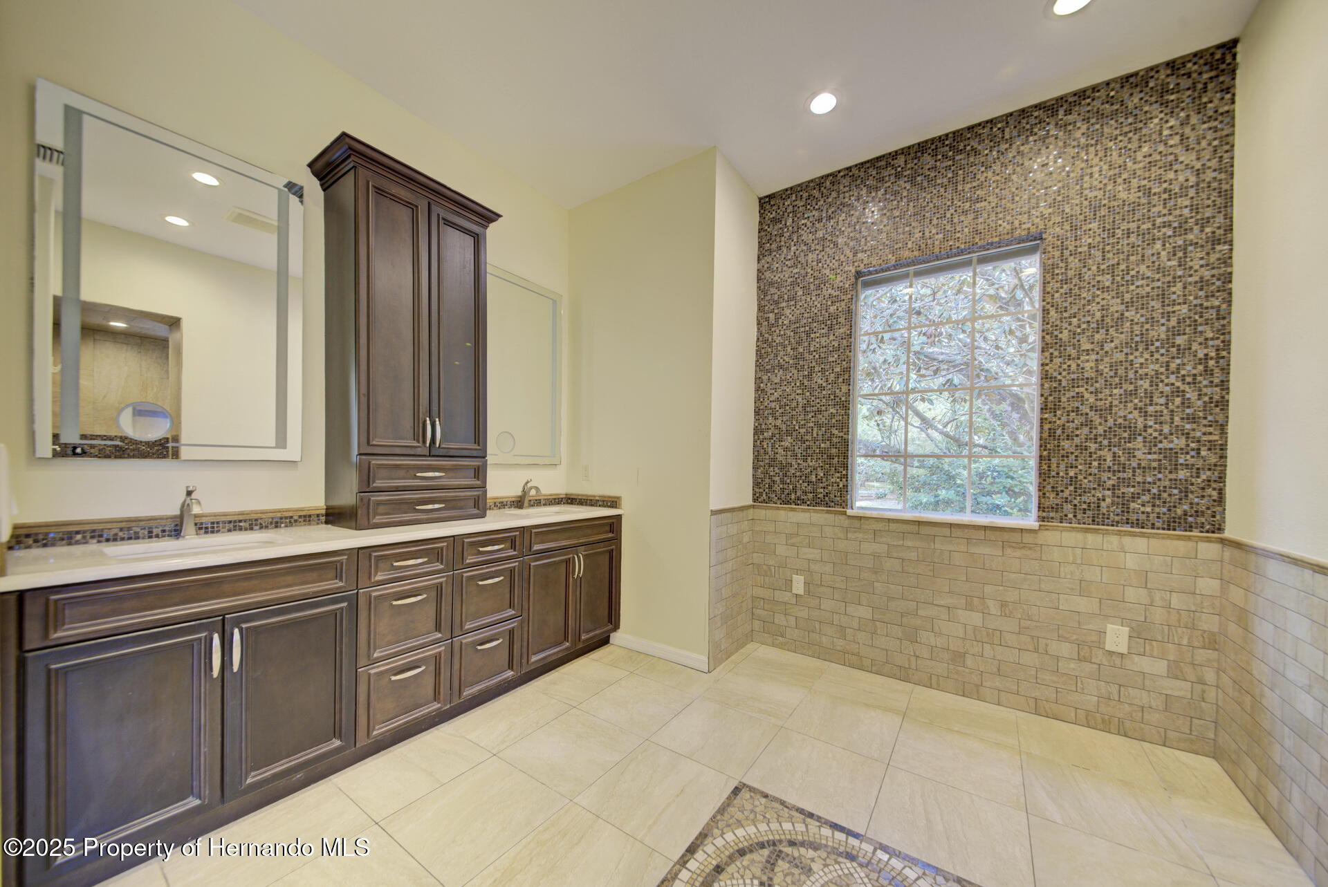 7333 Royal Oak Drive, Spring Hill, Florida image 7