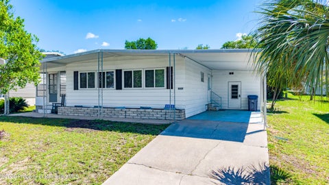 Mobile Home For Sale - 8929 Highpoint Boulevard<br/> Brooksville, FL 34613
