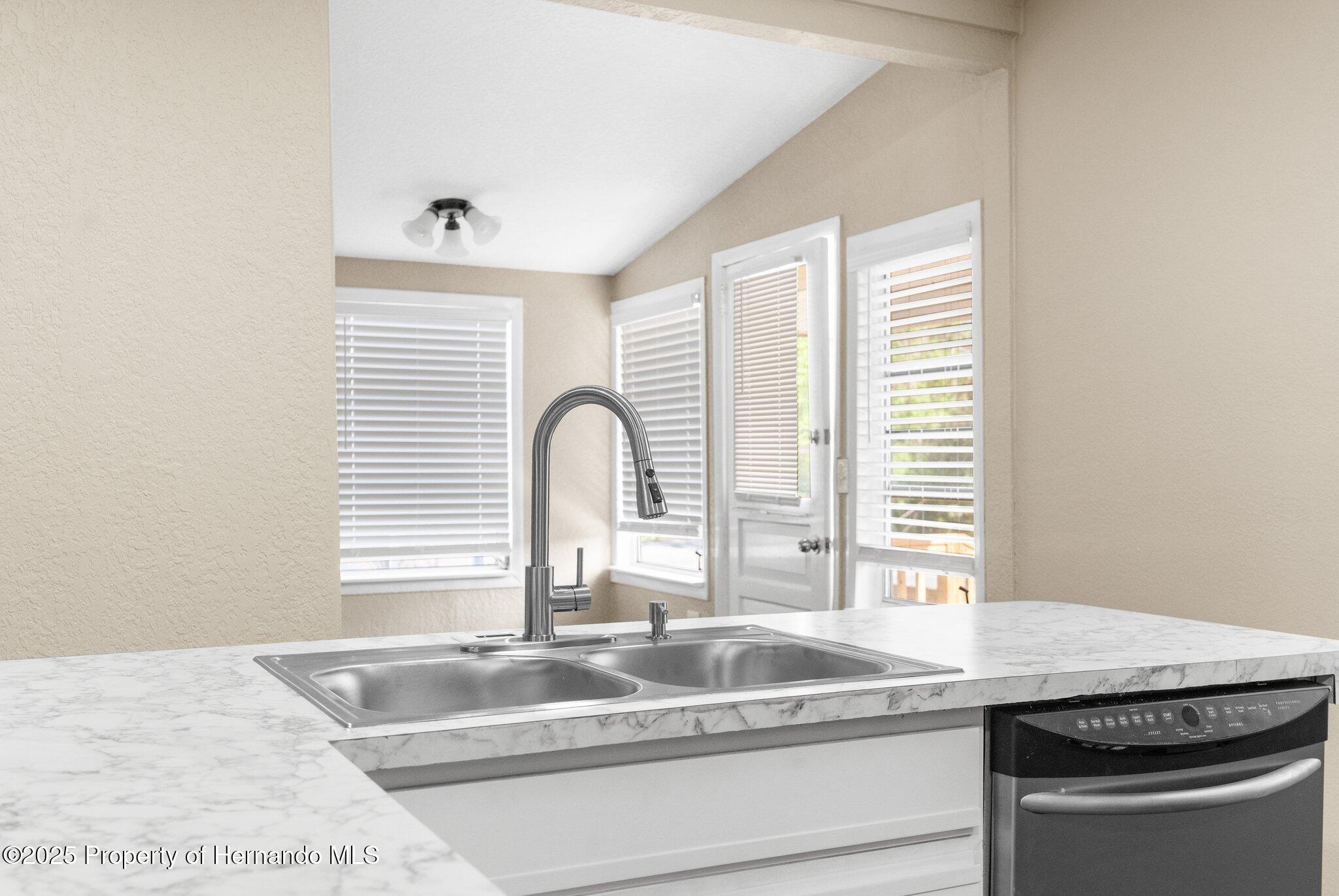 7083 Devlin Street, Weeki Wachee, Florida image 22