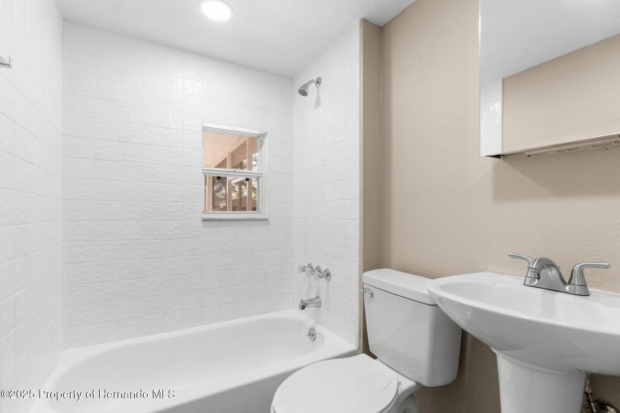 7083 Devlin Street, Weeki Wachee, Florida image 14