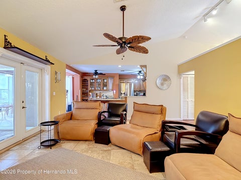 Homes For Sale - 5223 Hamlet Circle<br/> Spring Hill, FL 34606