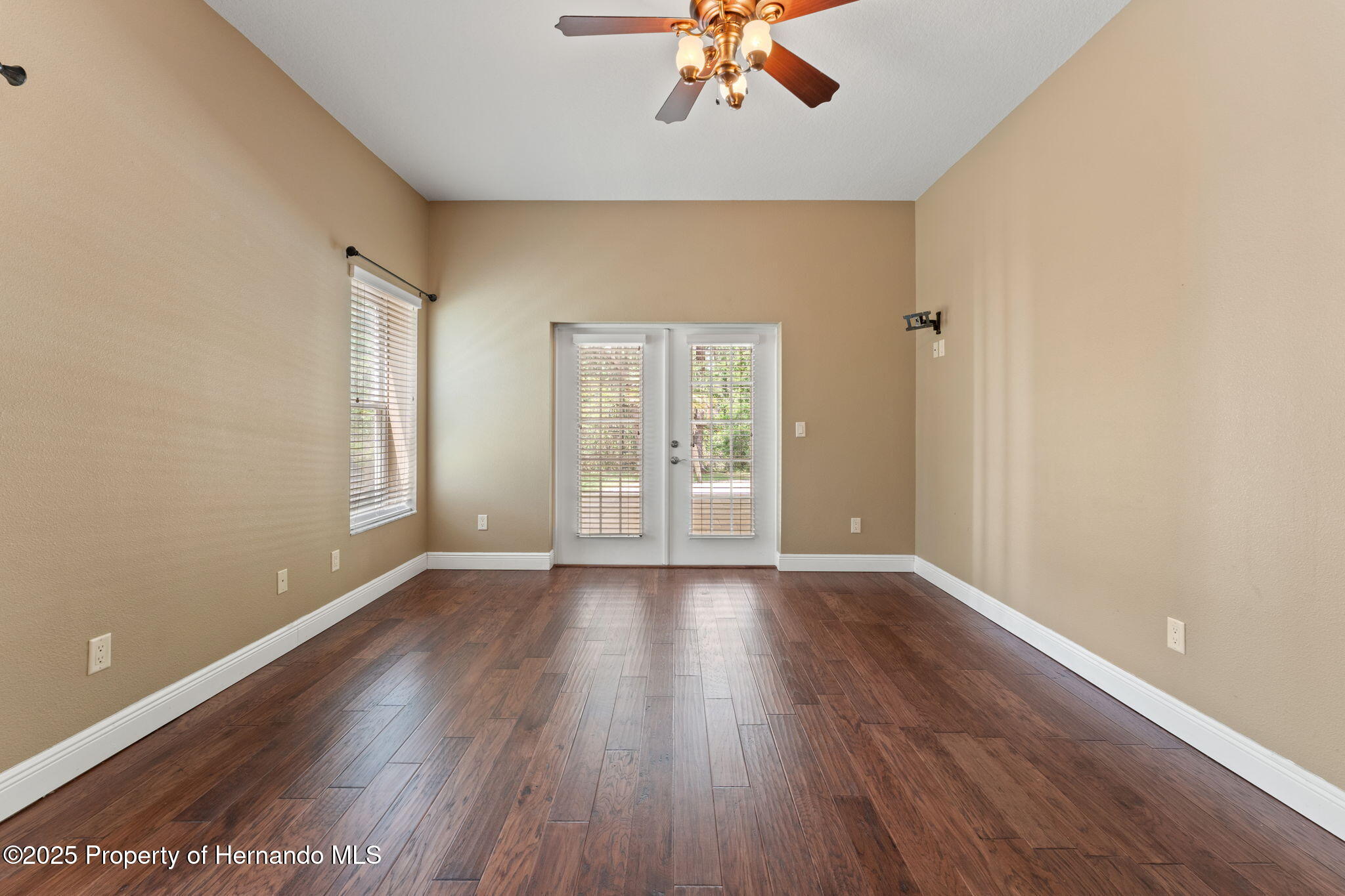 5487 Valley View Drive, Brooksville, Florida image 19