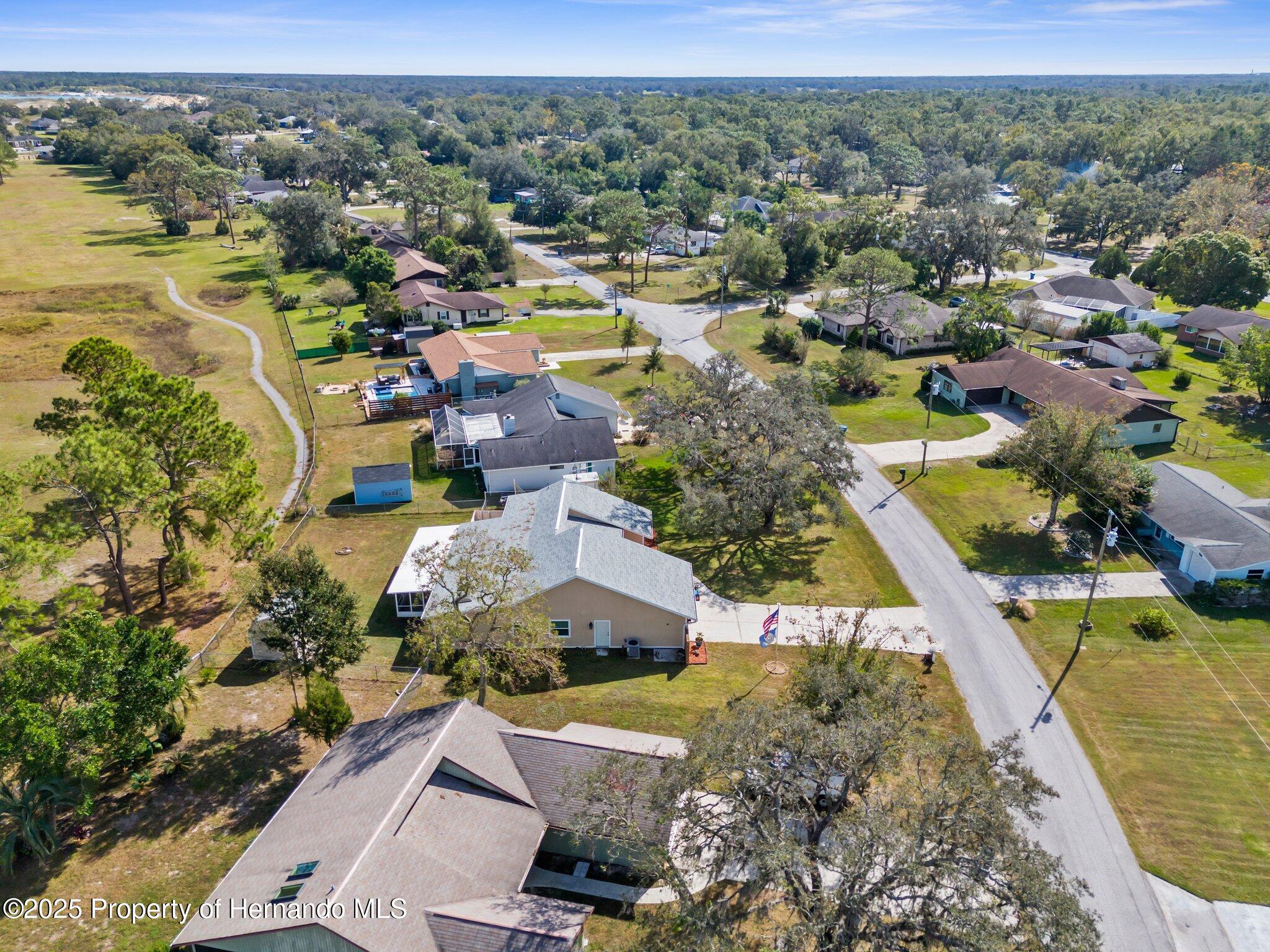 5592 Fairway Drive, Ridge Manor, Florida image 34