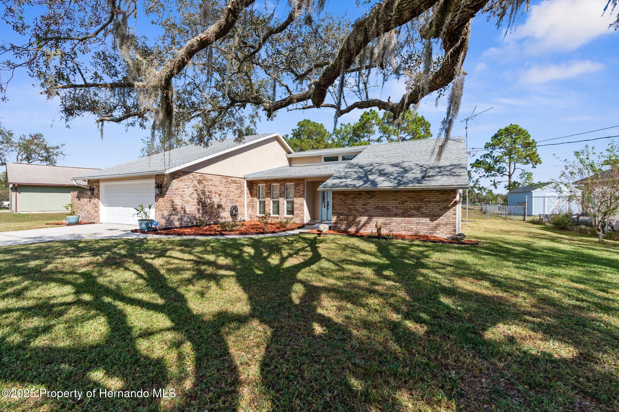 5592 Fairway Drive, Ridge Manor, Florida image 36