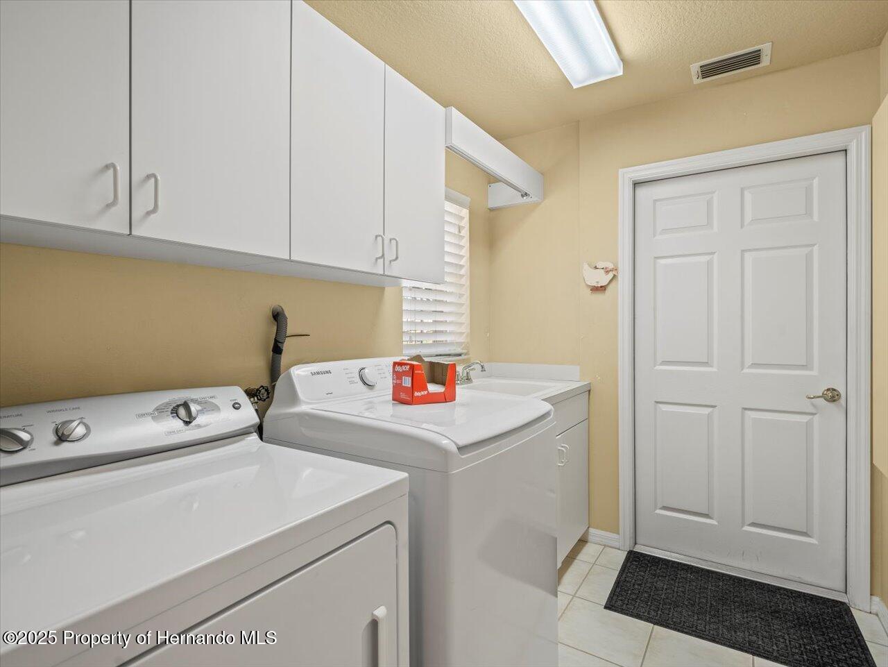 9216 Tarleton Circle, Weeki Wachee, Florida image 23
