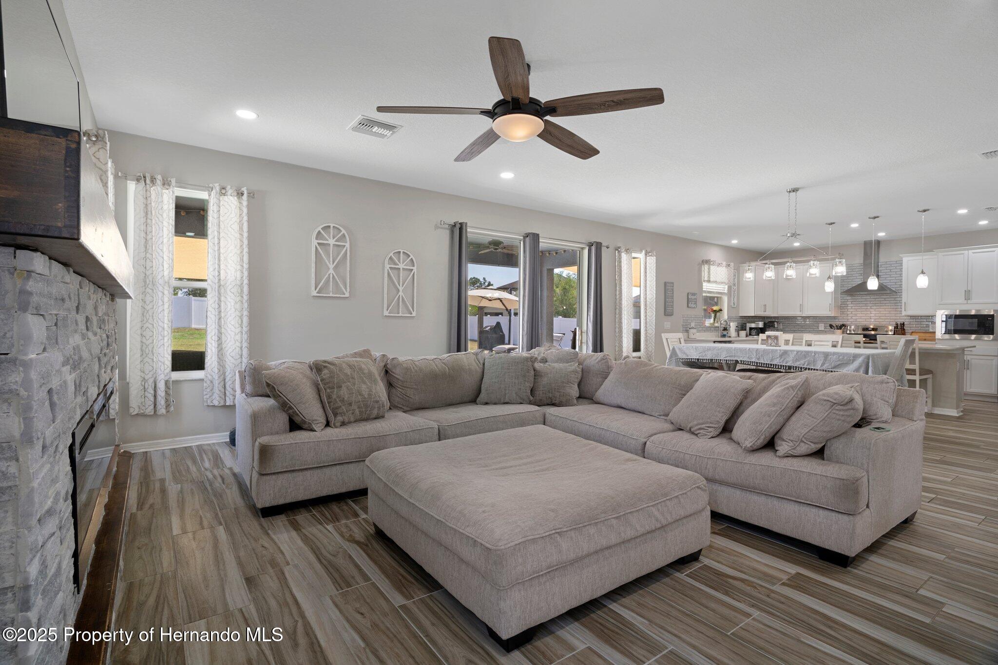 733 Old Windsor Way, Spring Hill, Florida image 14