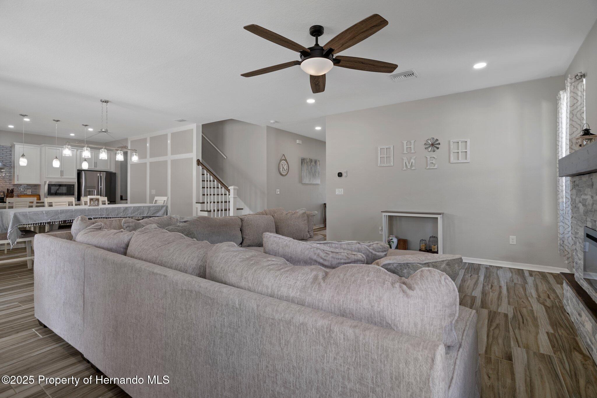 733 Old Windsor Way, Spring Hill, Florida image 18
