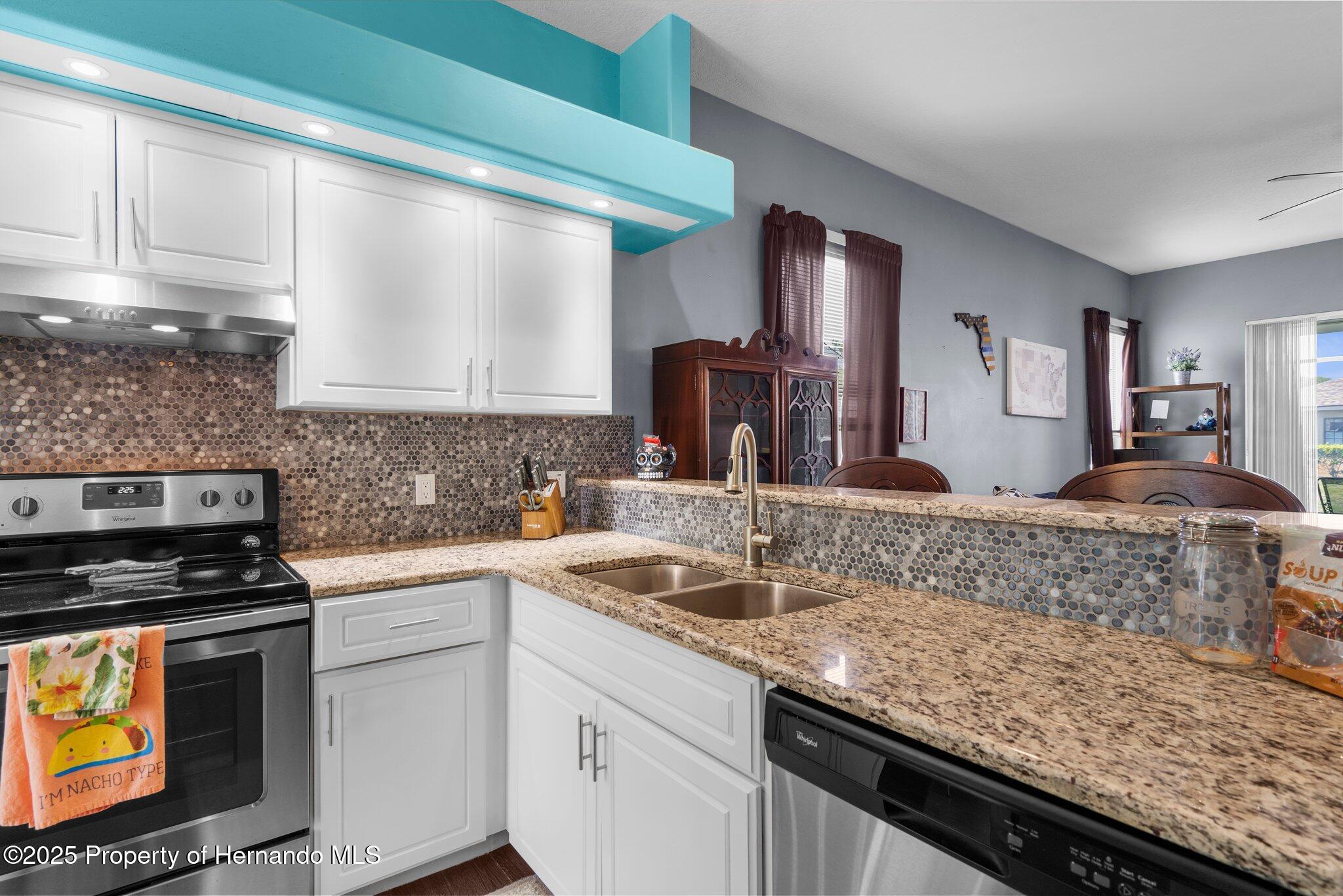 9407 Burnam Drive, Weeki Wachee, Florida image 3