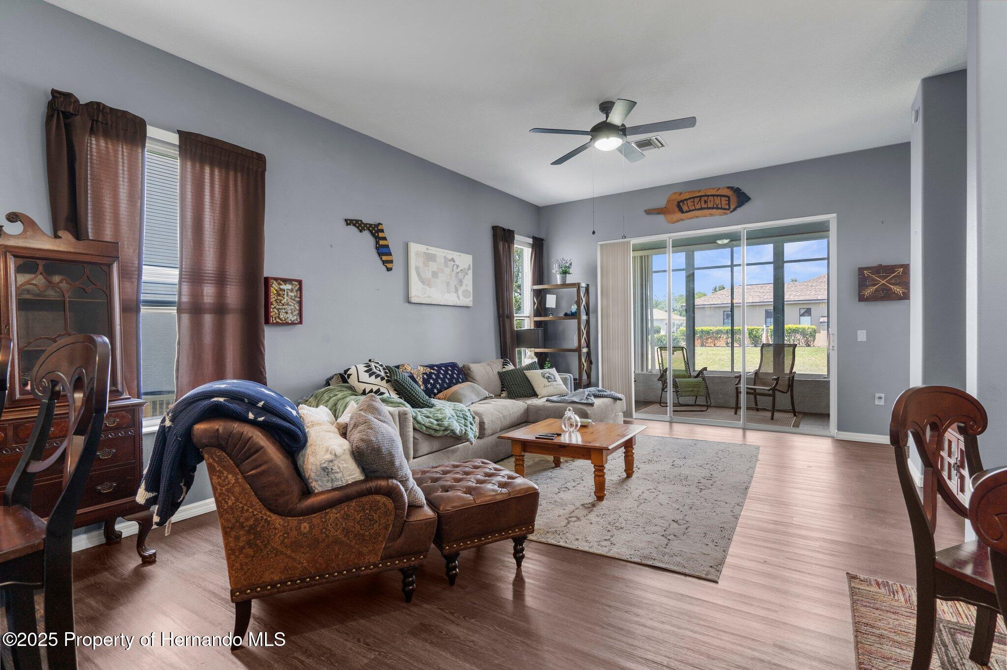 9407 Burnam Drive, Weeki Wachee, Florida image 11