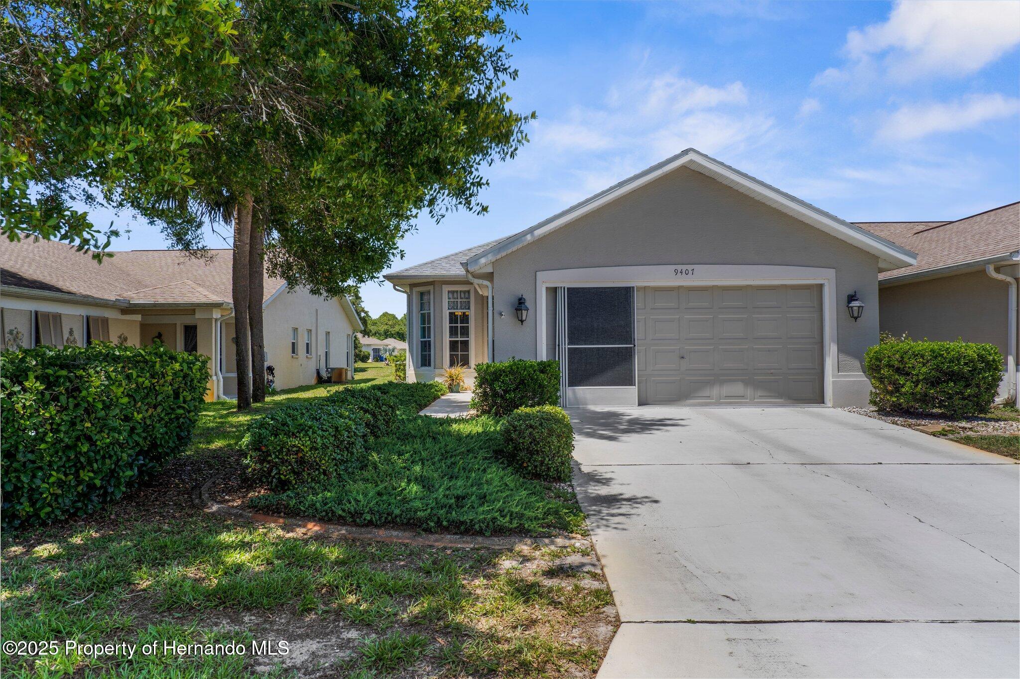 9407 Burnam Drive, Weeki Wachee, Florida image 25