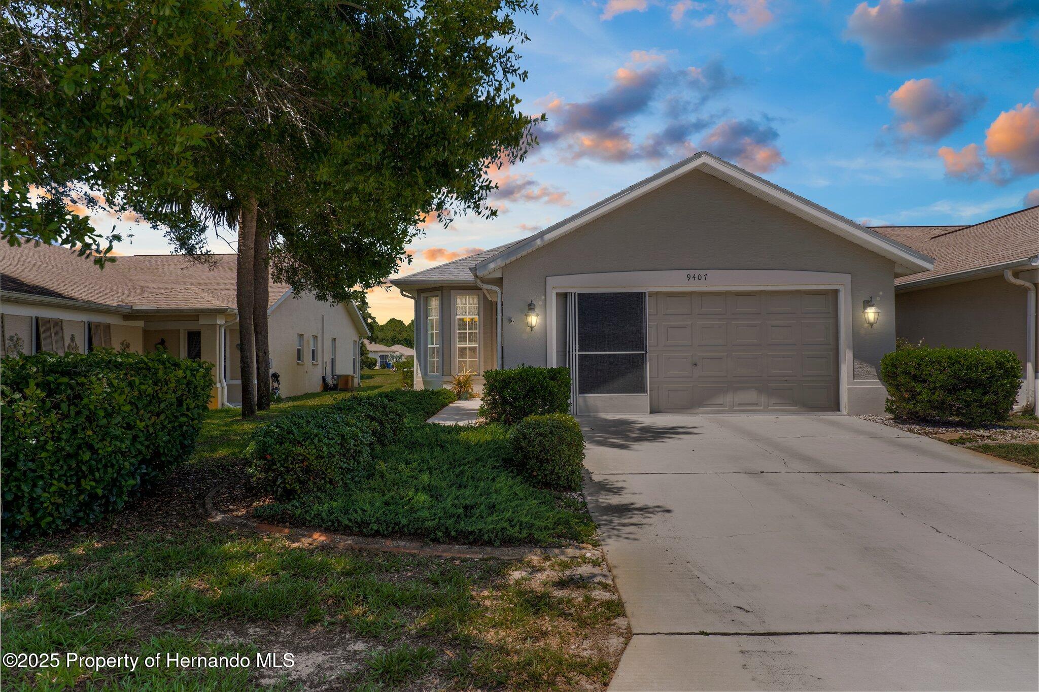 9407 Burnam Drive, Weeki Wachee, Florida image 37
