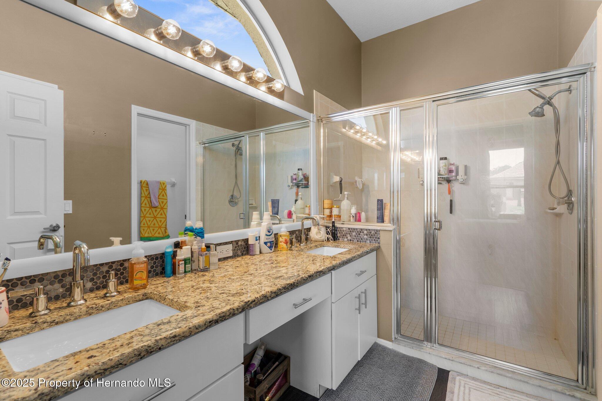 9407 Burnam Drive, Weeki Wachee, Florida image 12