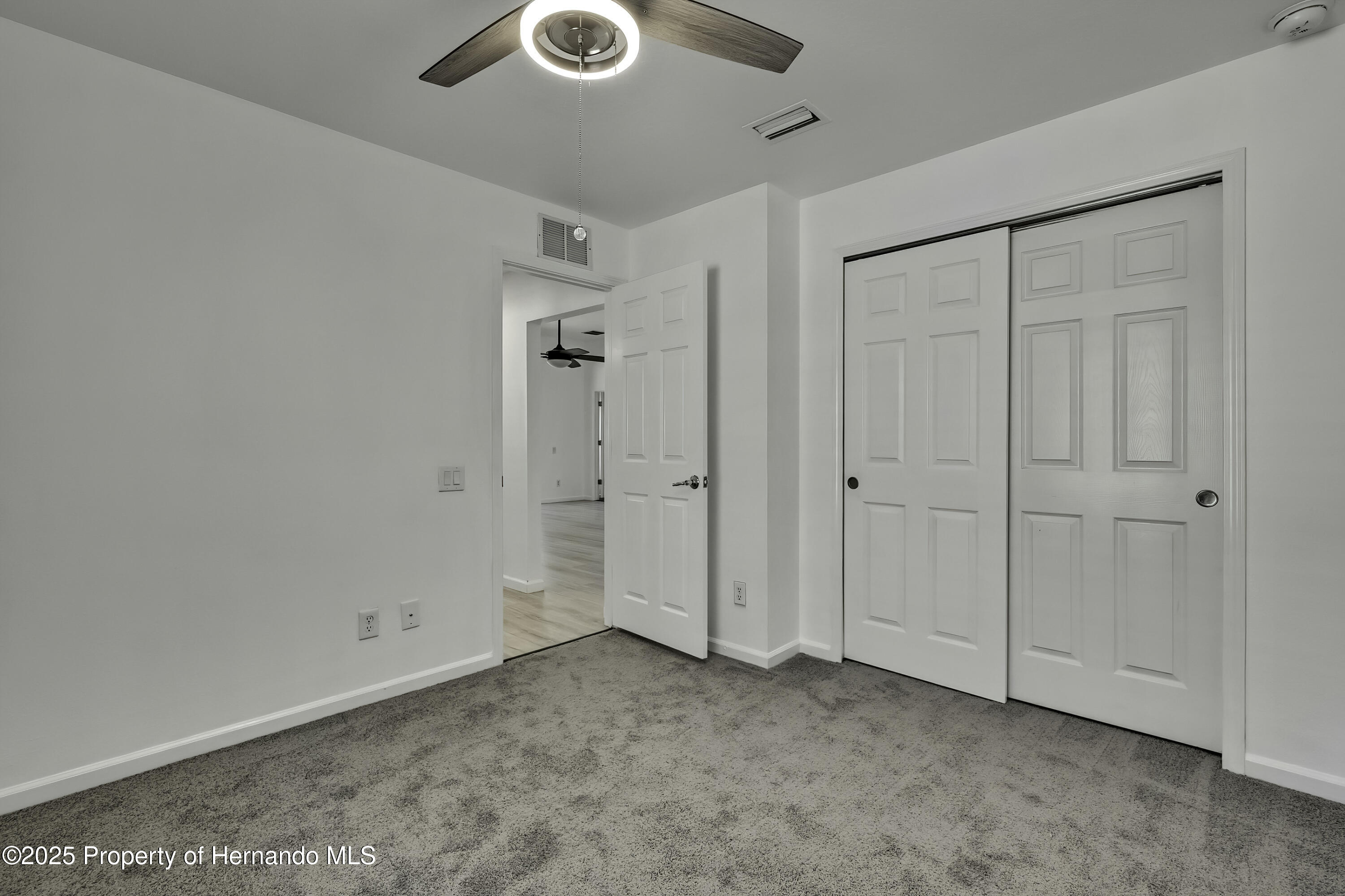 14637 Wake Robin Drive, Brooksville, Florida image 33