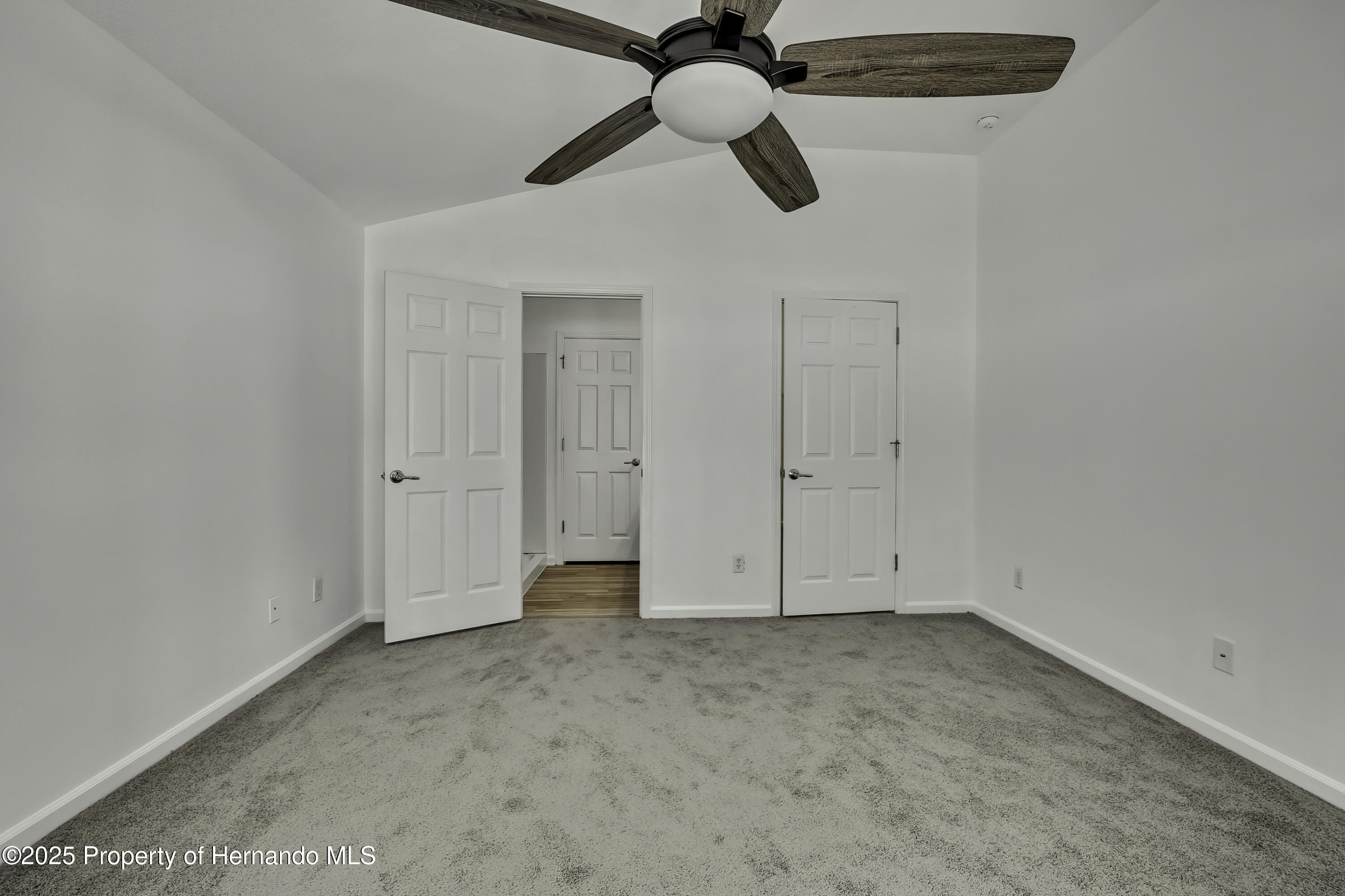 14637 Wake Robin Drive, Brooksville, Florida image 21