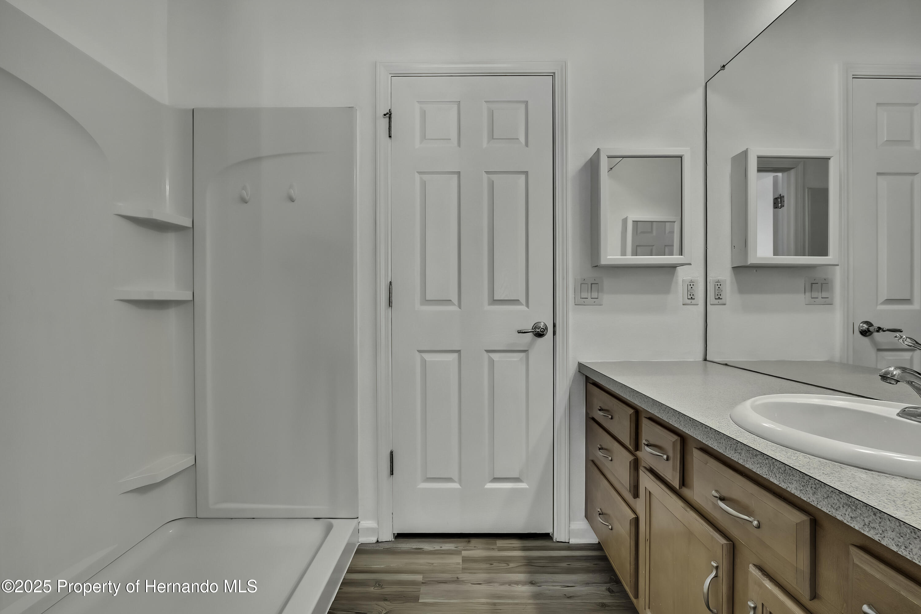 14637 Wake Robin Drive, Brooksville, Florida image 23