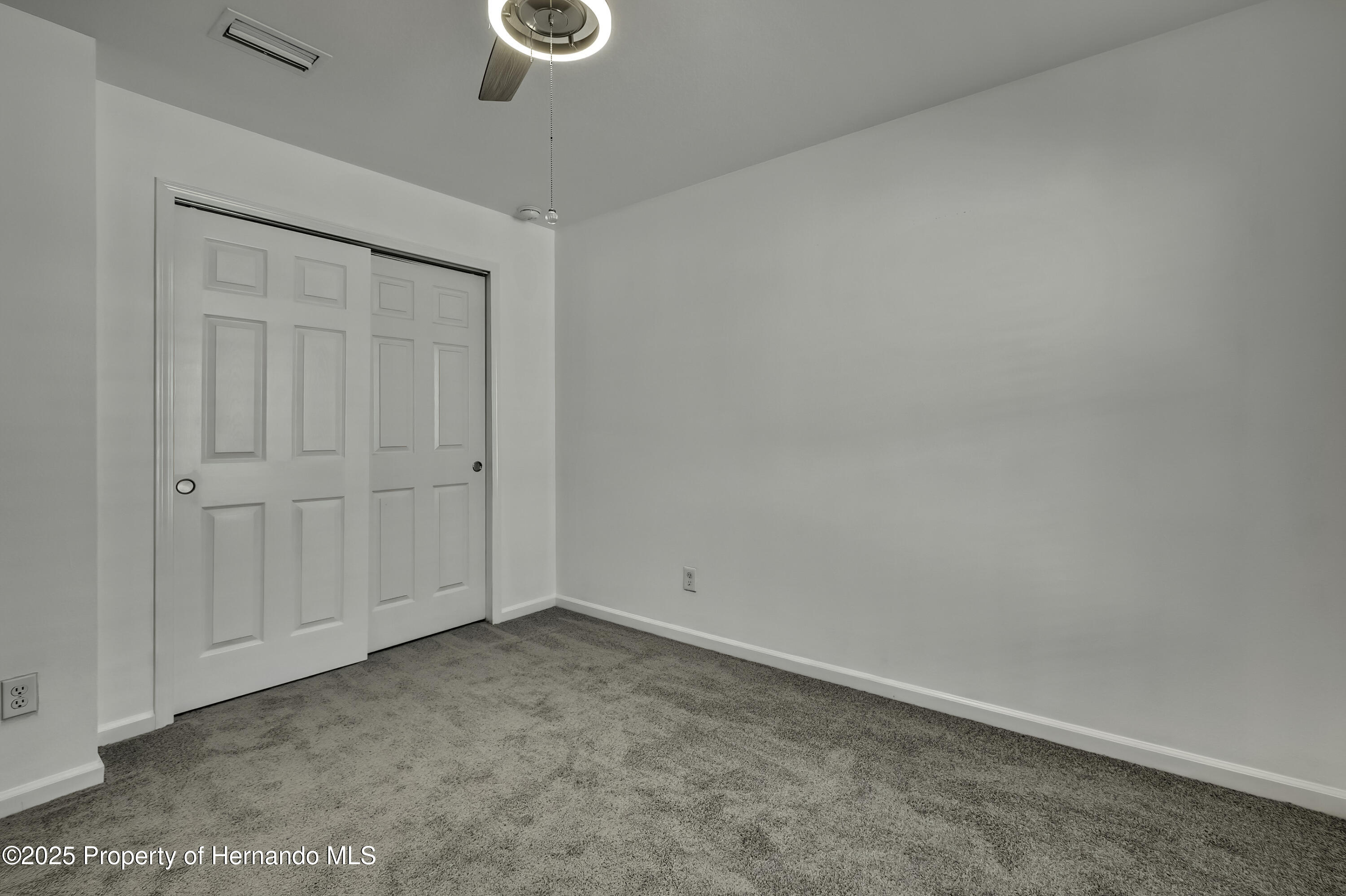 14637 Wake Robin Drive, Brooksville, Florida image 32