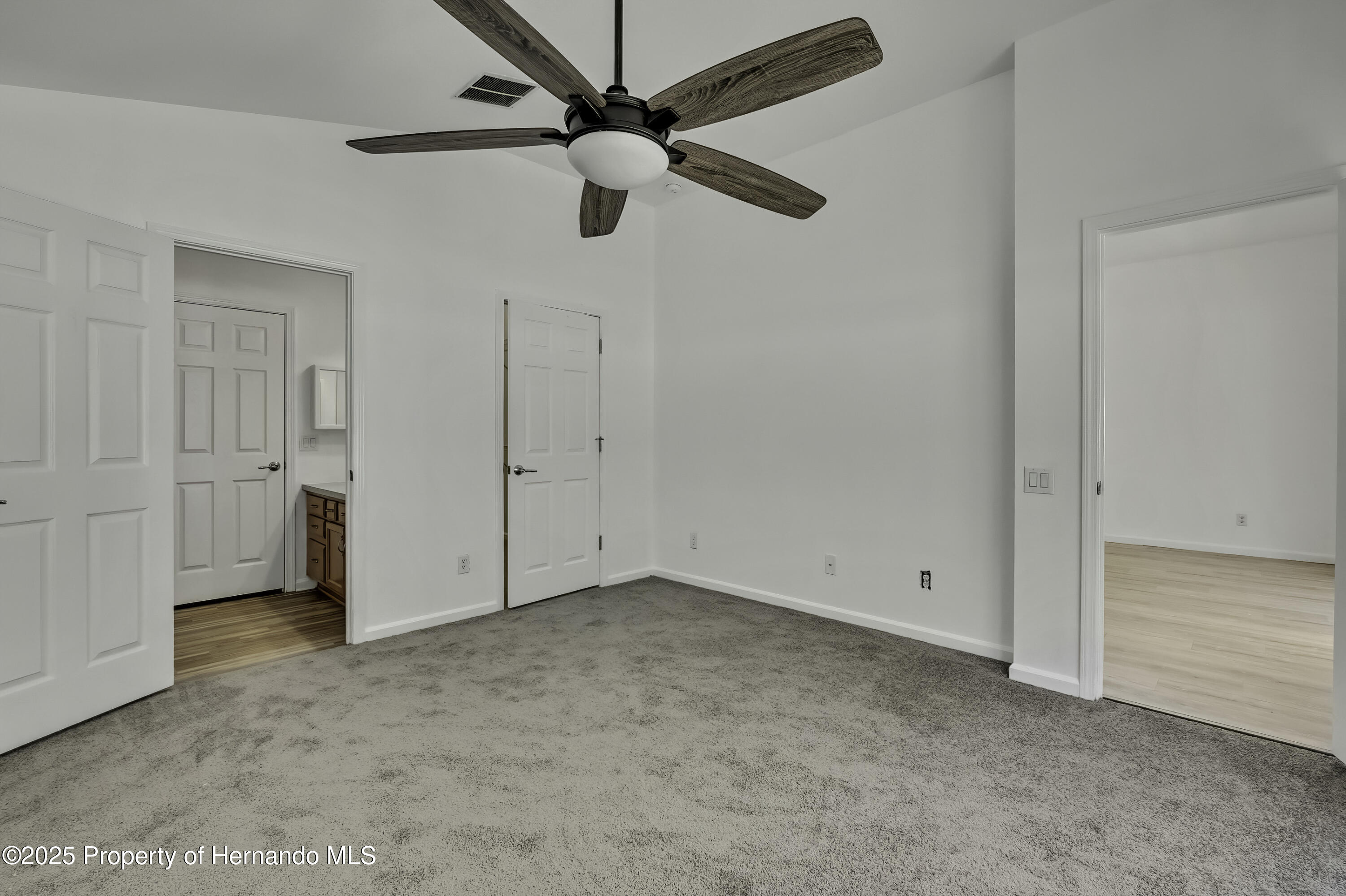 14637 Wake Robin Drive, Brooksville, Florida image 20