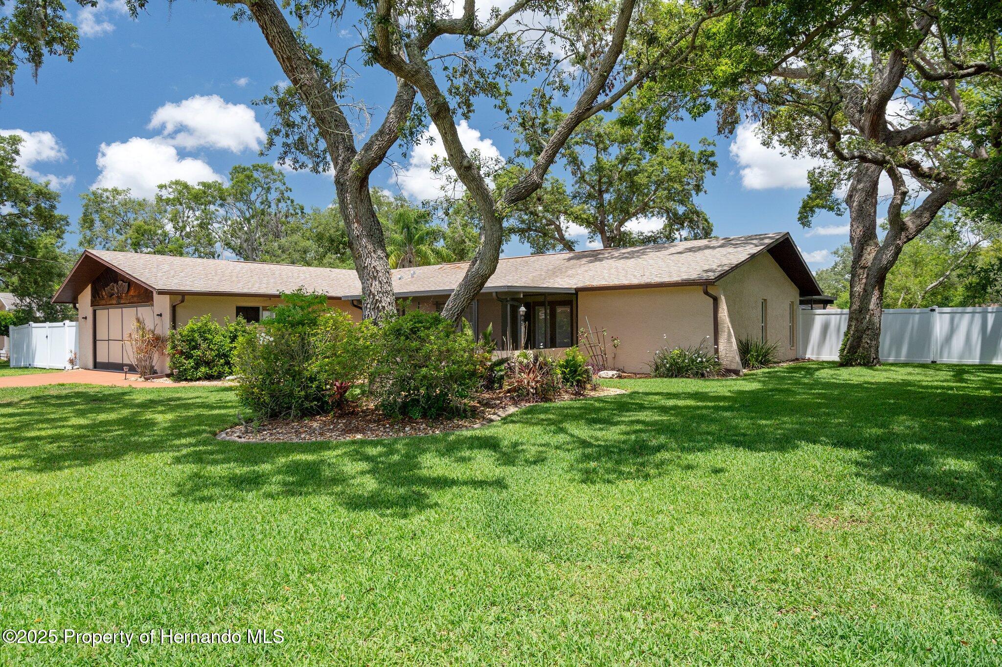 7630 Landmark Drive, Spring Hill, Florida image 11