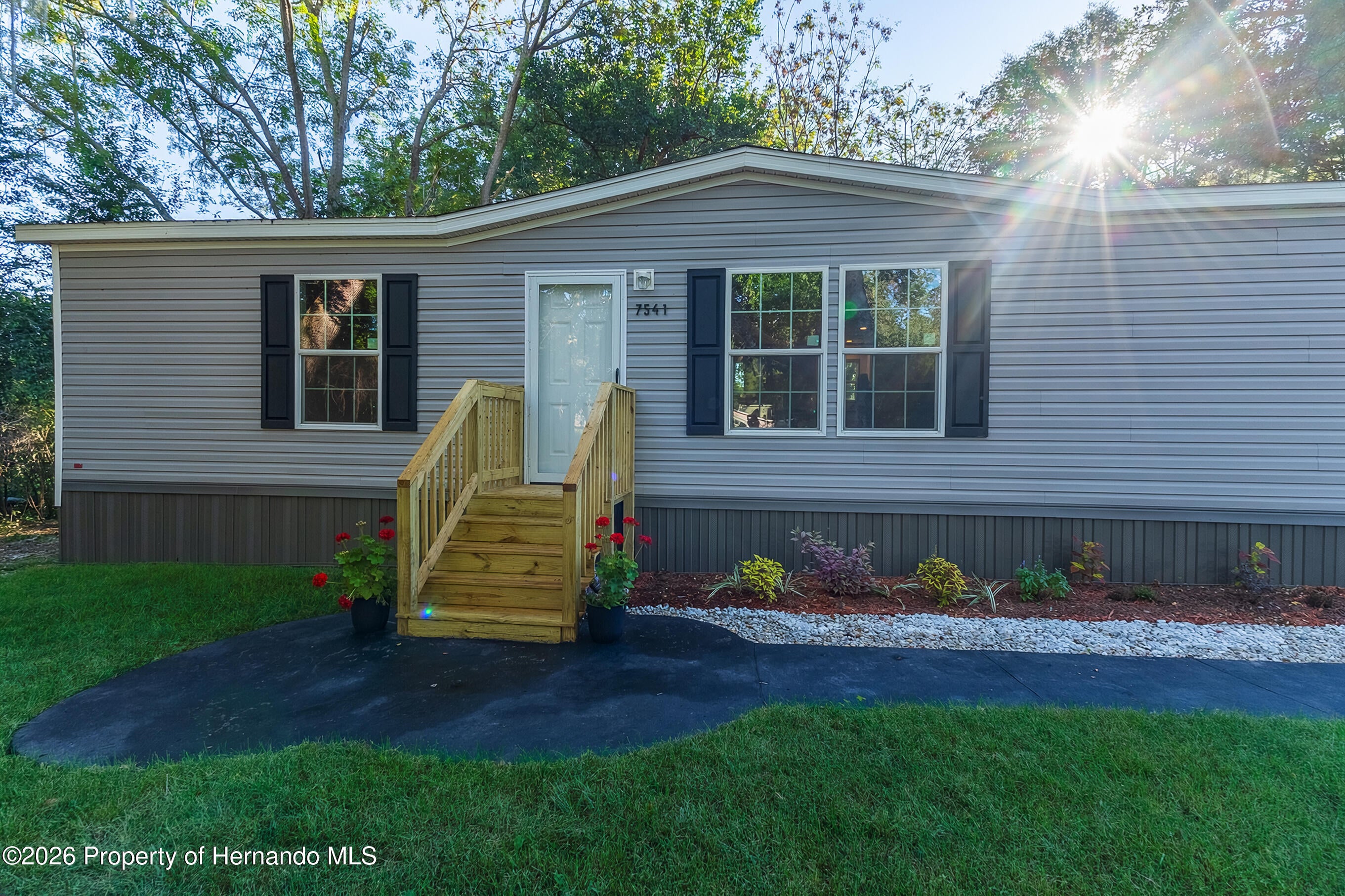 7541 Gordon Loop