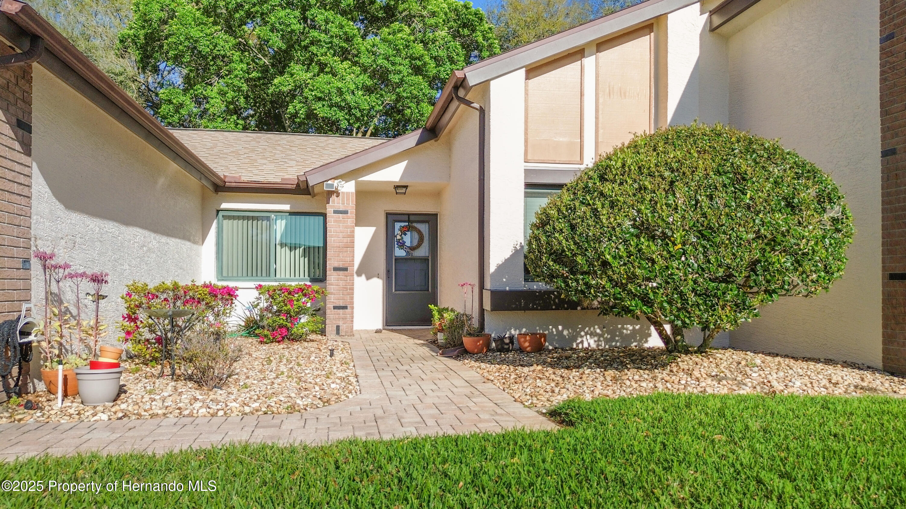 7429 Heather Walk Drive, Weeki Wachee, Florida image 1