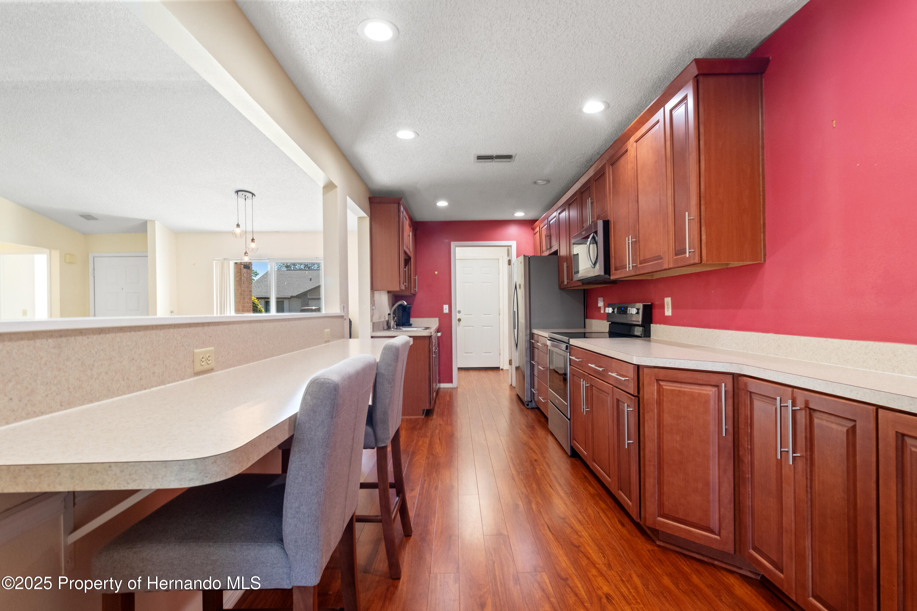 7429 Heather Walk Drive, Weeki Wachee, Florida image 6