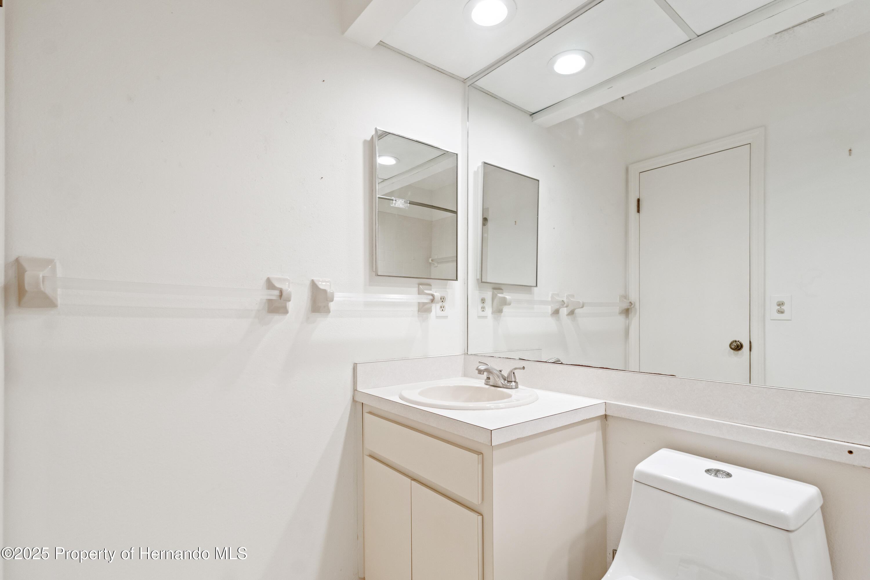 7429 Heather Walk Drive, Weeki Wachee, Florida image 23